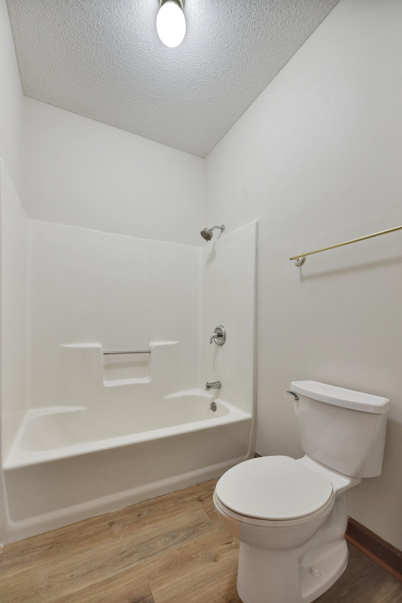 KENNEDY LAKE (UNRECORDED) - Residential