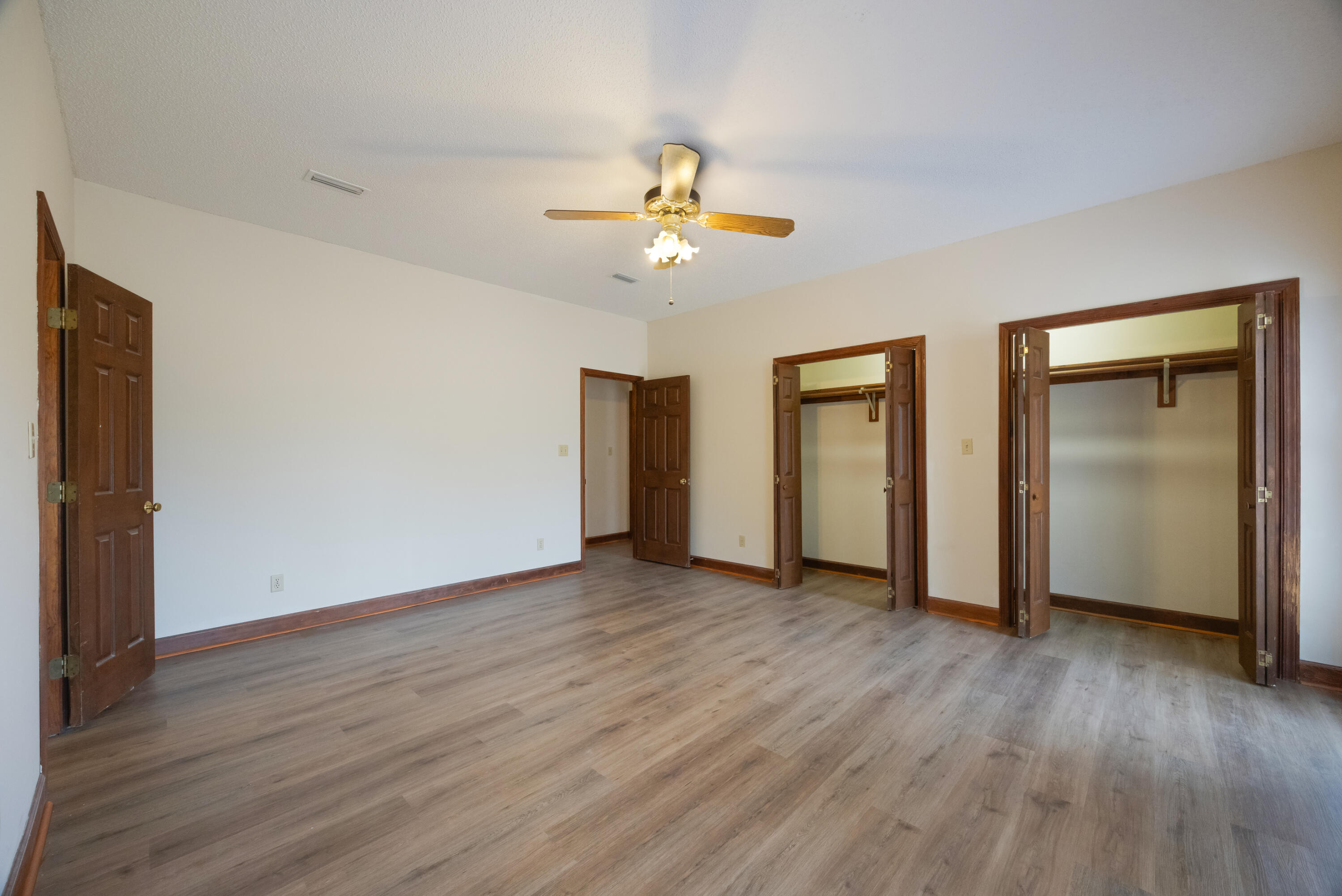 KENNEDY LAKE (UNRECORDED) - Residential