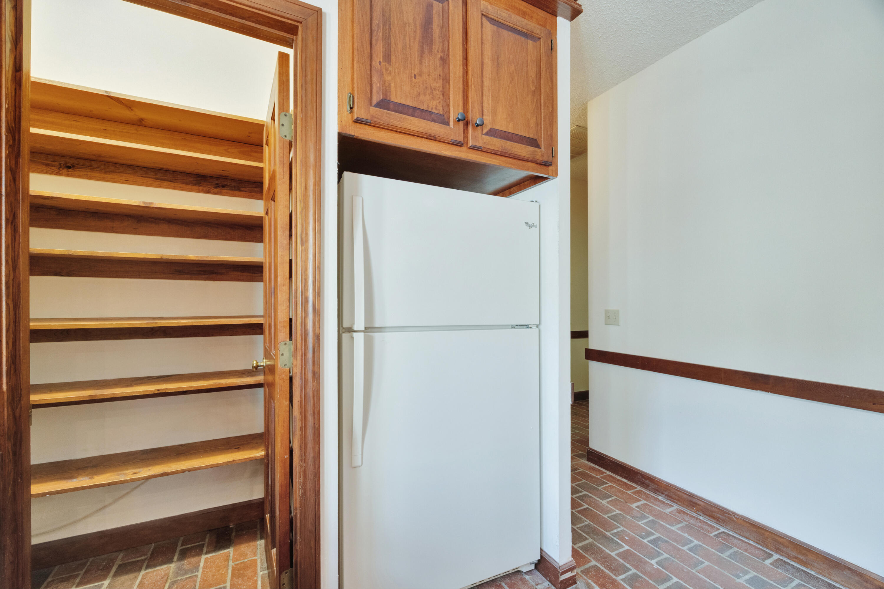 KENNEDY LAKE (UNRECORDED) - Residential