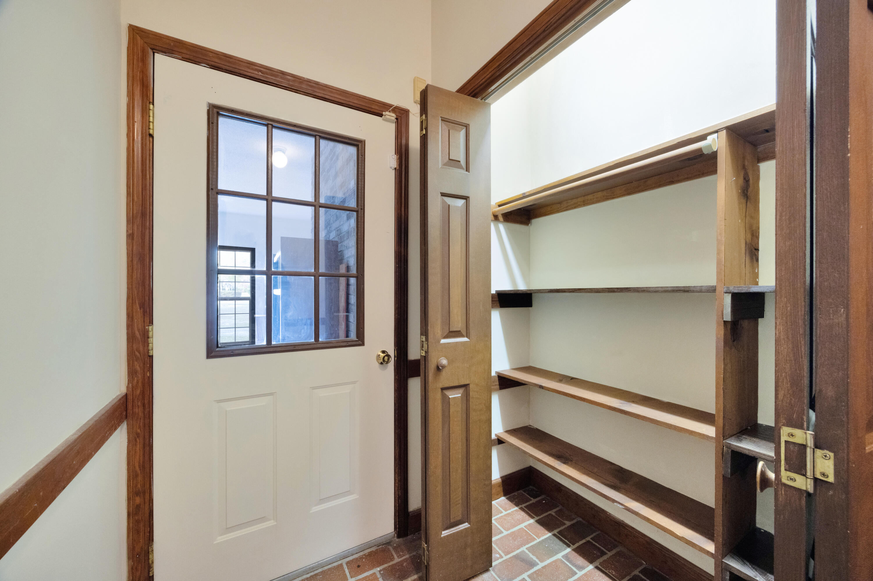 KENNEDY LAKE (UNRECORDED) - Residential