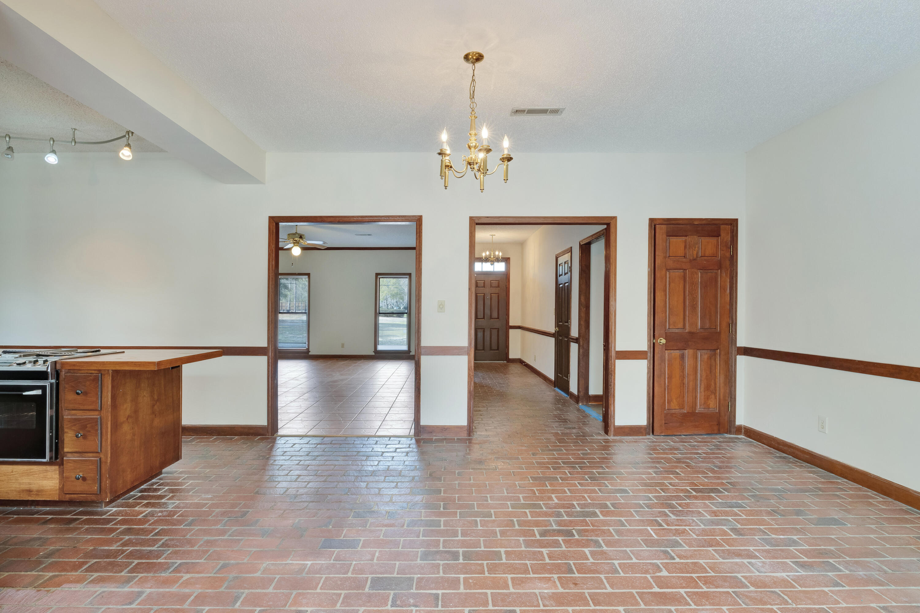 KENNEDY LAKE (UNRECORDED) - Residential