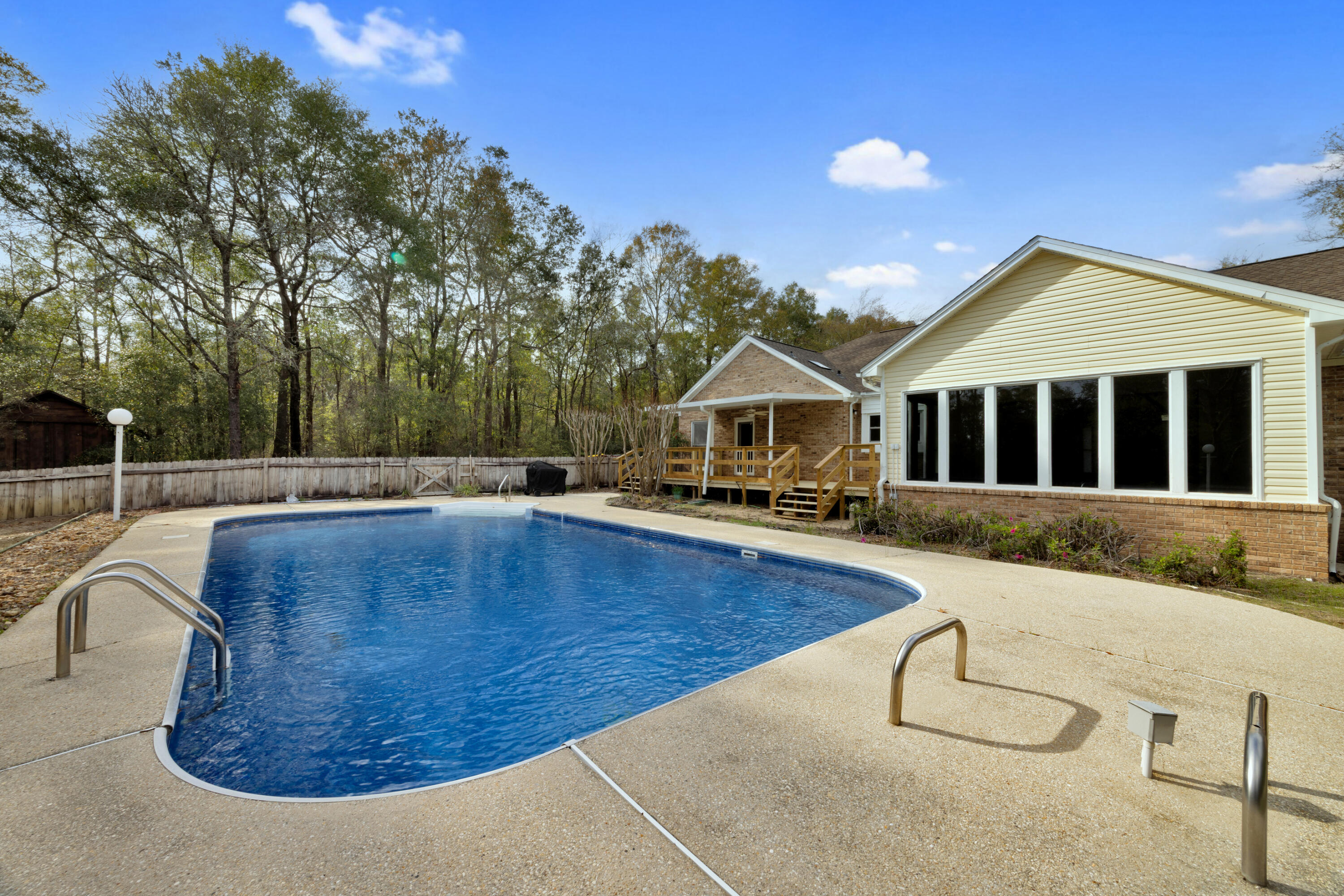 KENNEDY LAKE (UNRECORDED) - Residential