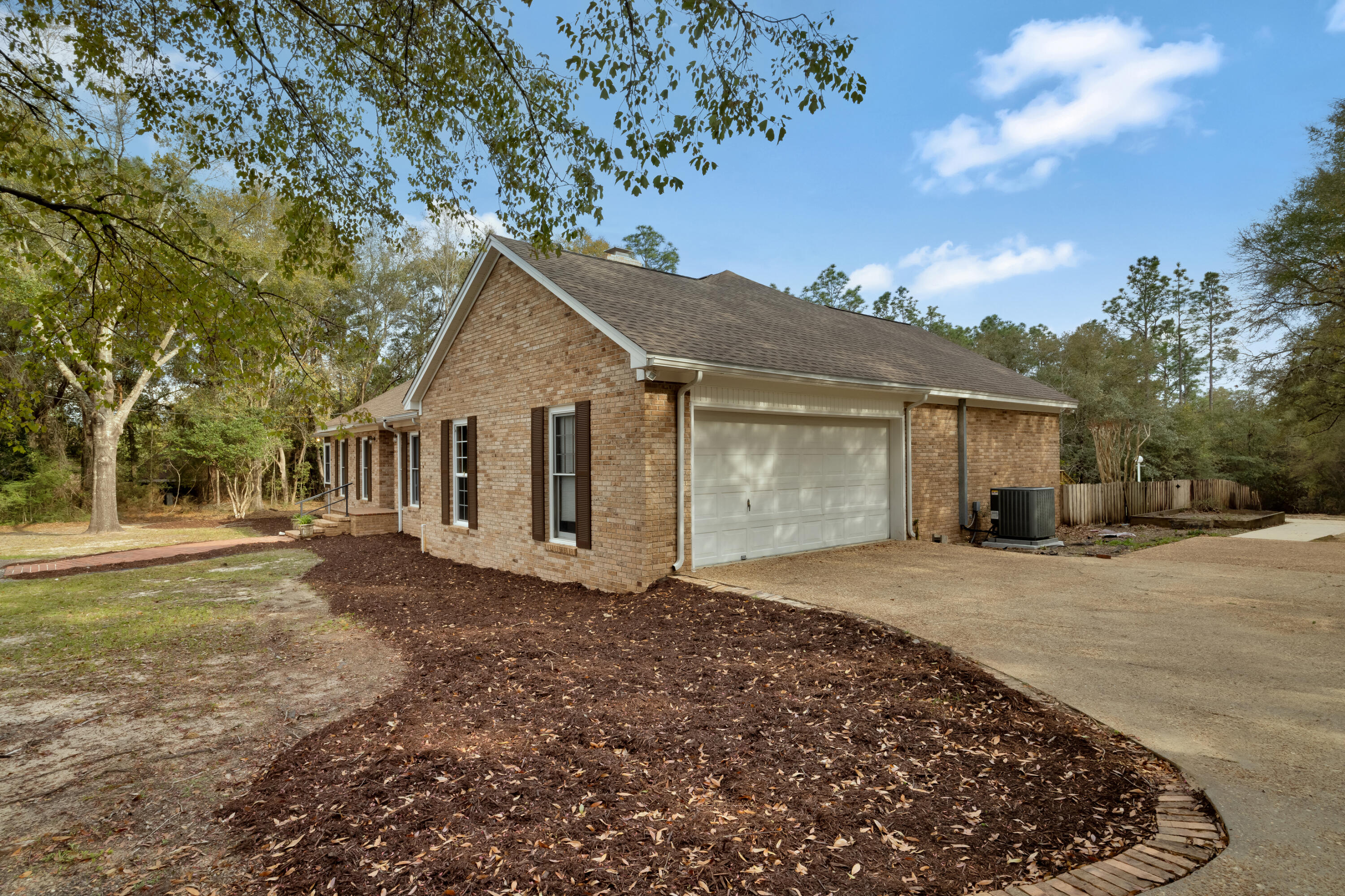 KENNEDY LAKE (UNRECORDED) - Residential