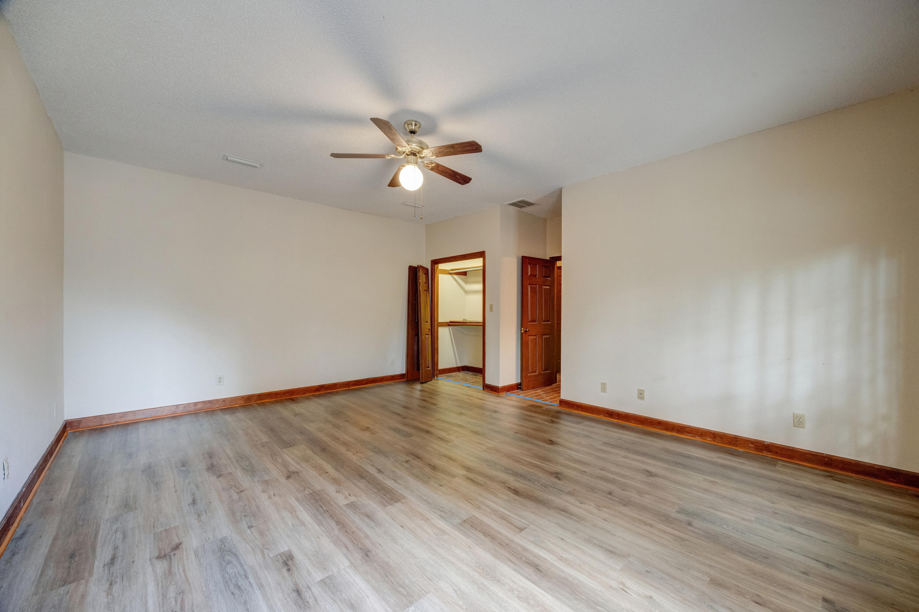 KENNEDY LAKE (UNRECORDED) - Residential