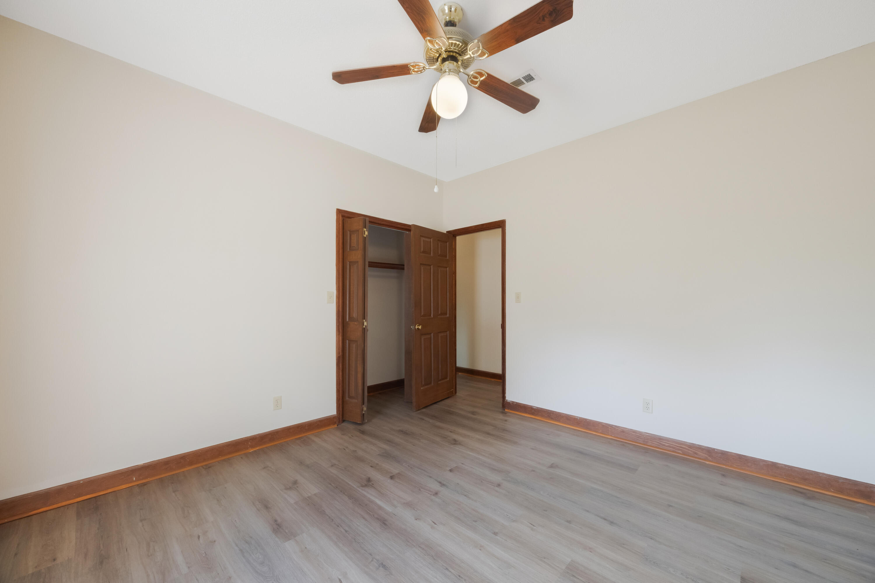 KENNEDY LAKE (UNRECORDED) - Residential