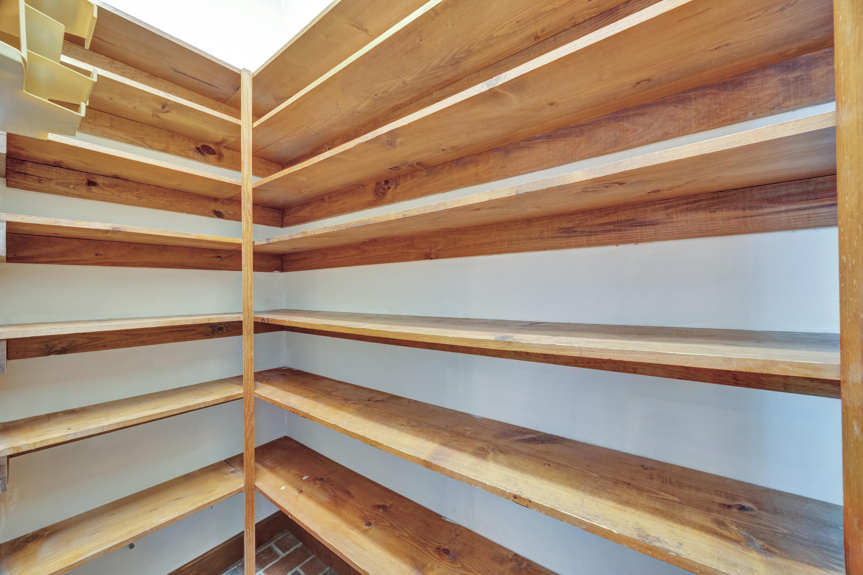 KENNEDY LAKE (UNRECORDED) - Residential