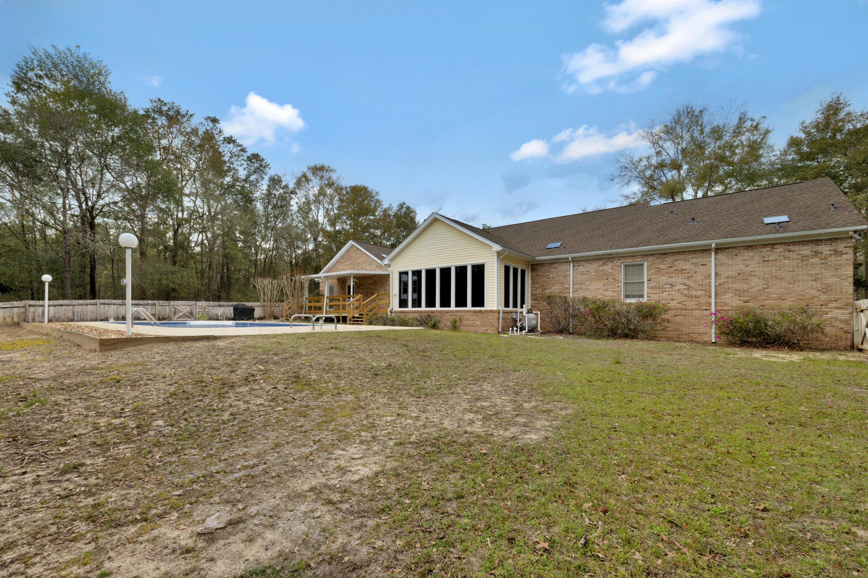 KENNEDY LAKE (UNRECORDED) - Residential