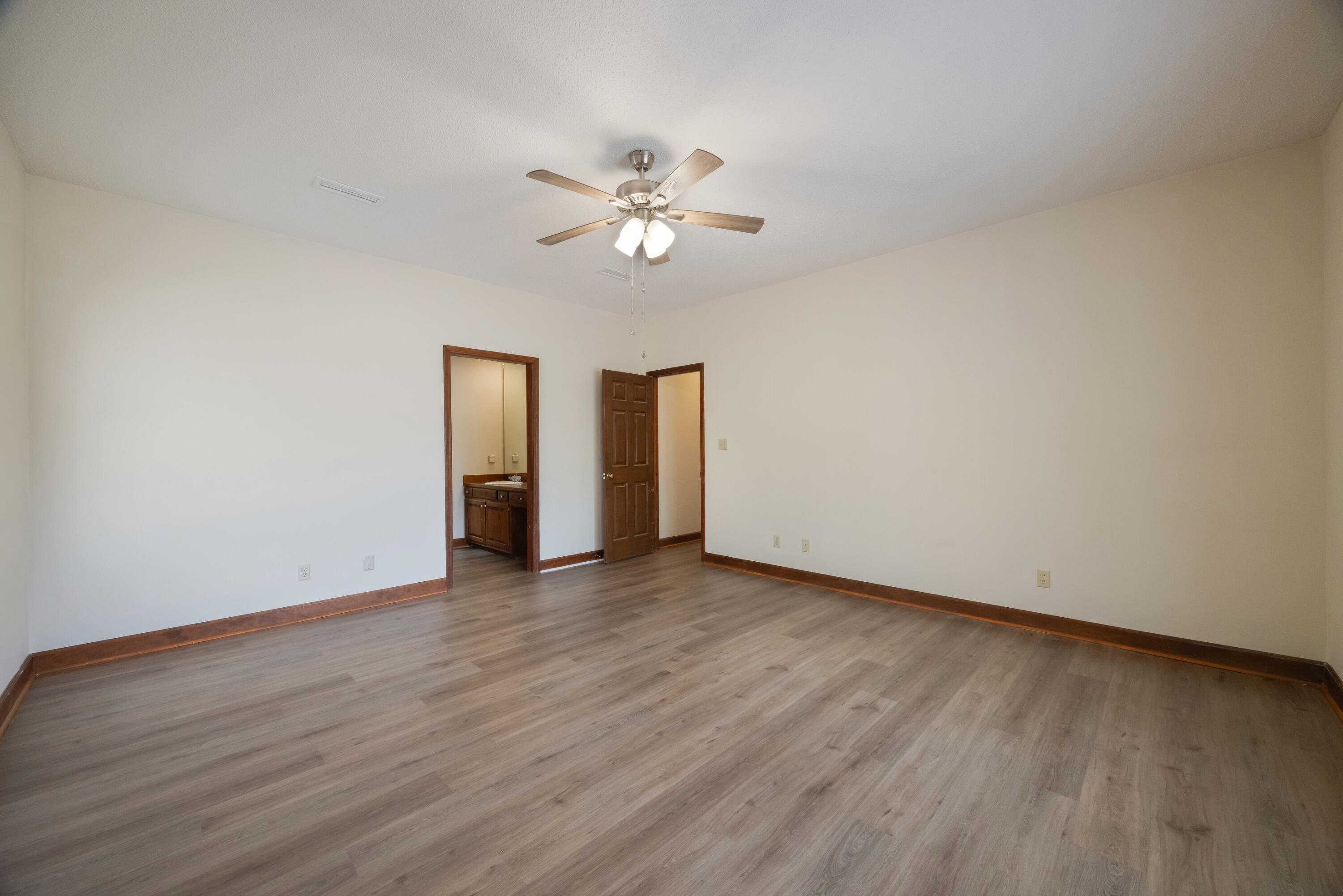 KENNEDY LAKE (UNRECORDED) - Residential