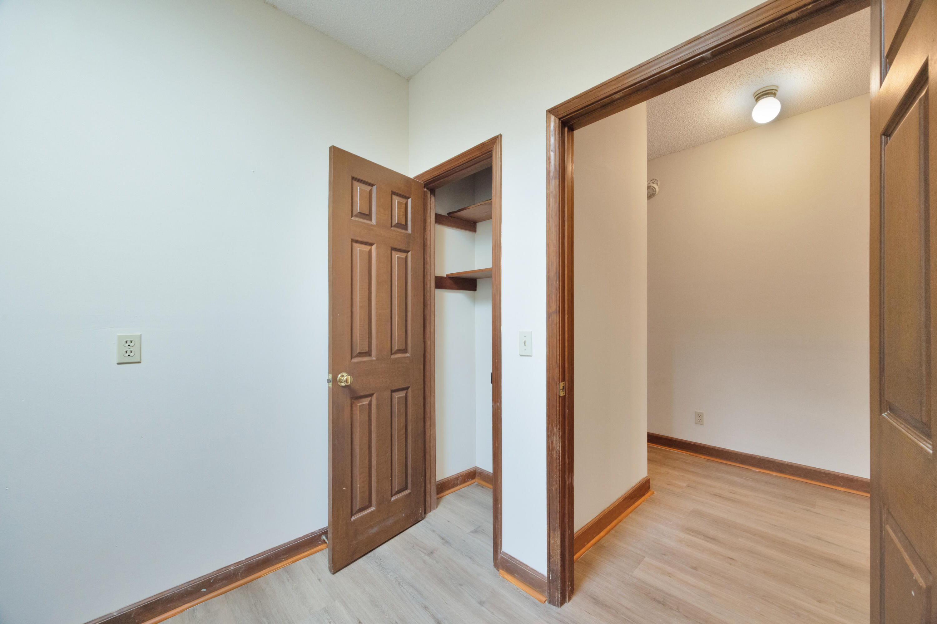 KENNEDY LAKE (UNRECORDED) - Residential