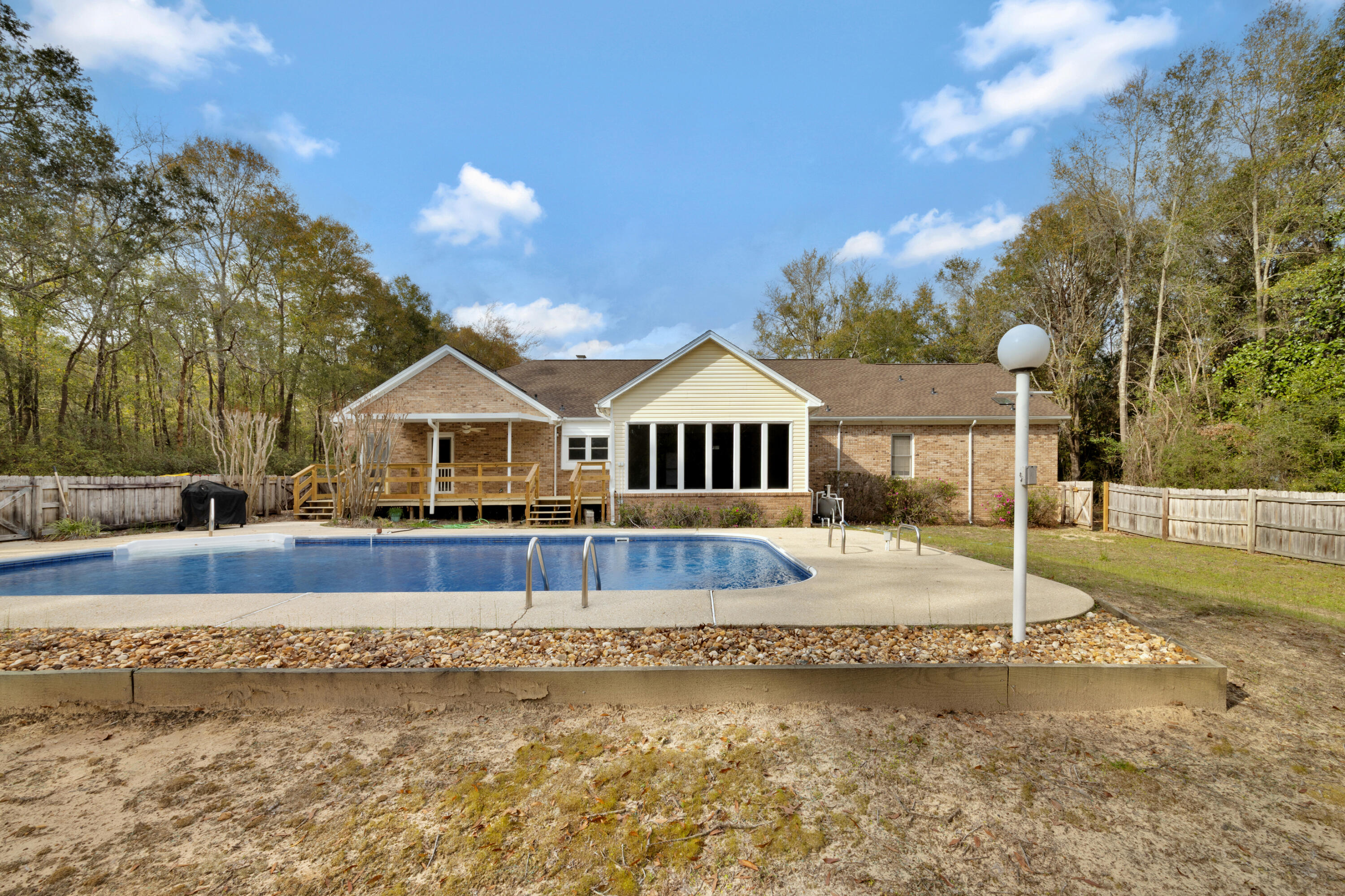 KENNEDY LAKE (UNRECORDED) - Residential