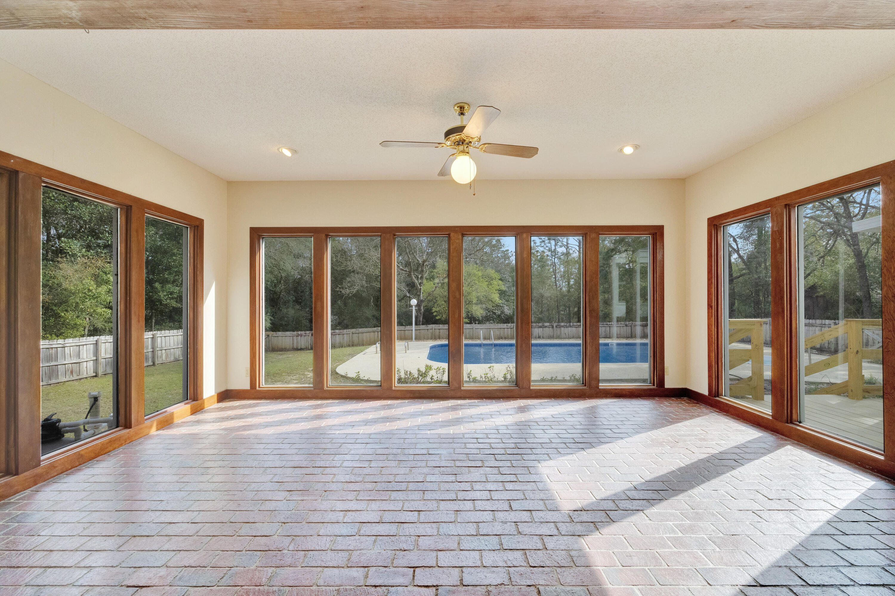 KENNEDY LAKE (UNRECORDED) - Residential