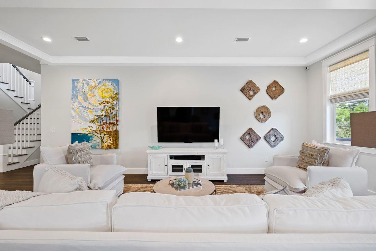 HIGHLAND PARKS - Residential