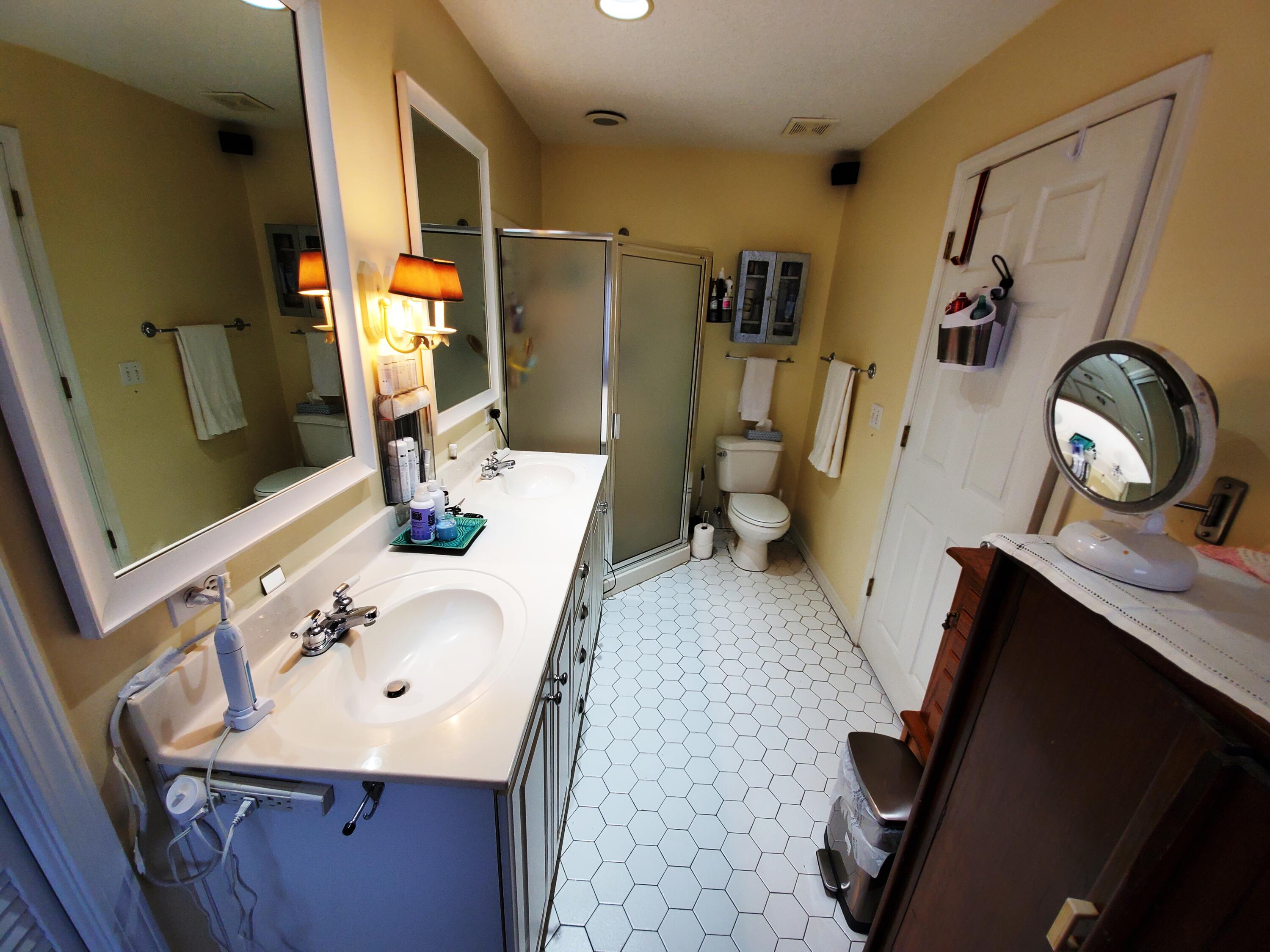 BAYVIEW MANOR 1ST ADDN - Residential