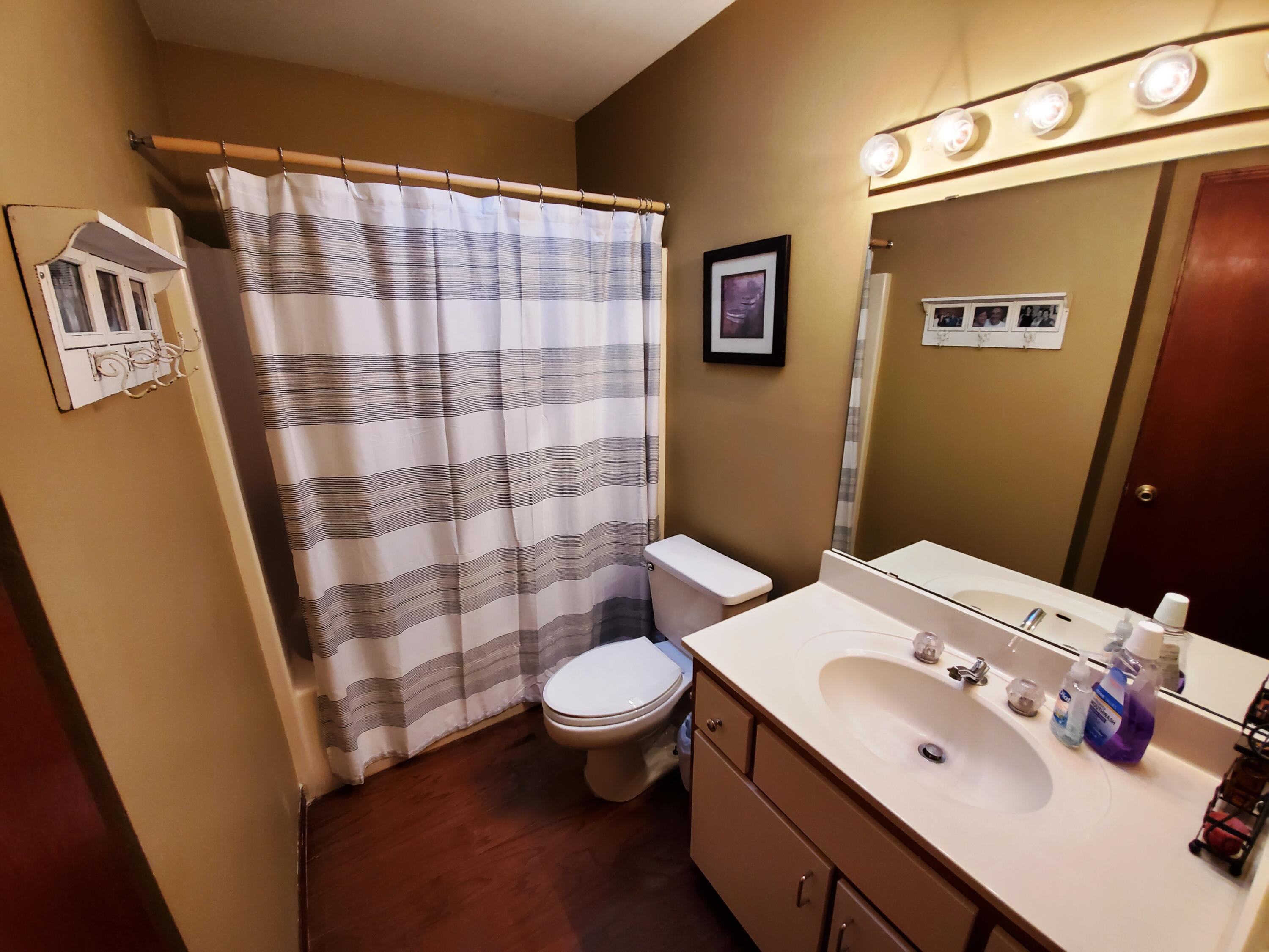 BAYVIEW MANOR 1ST ADDN - Residential