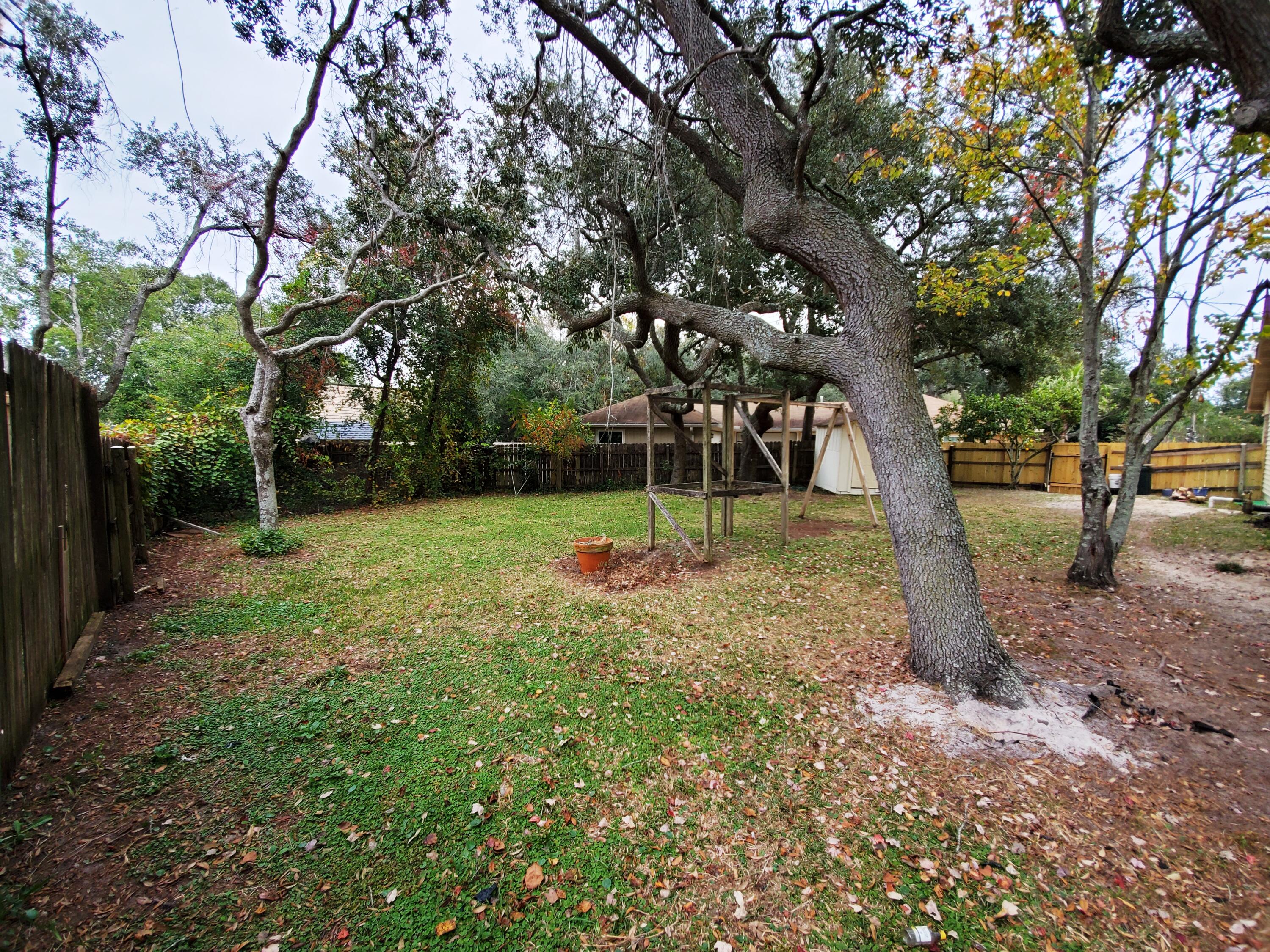 BAYVIEW MANOR 1ST ADDN - Residential