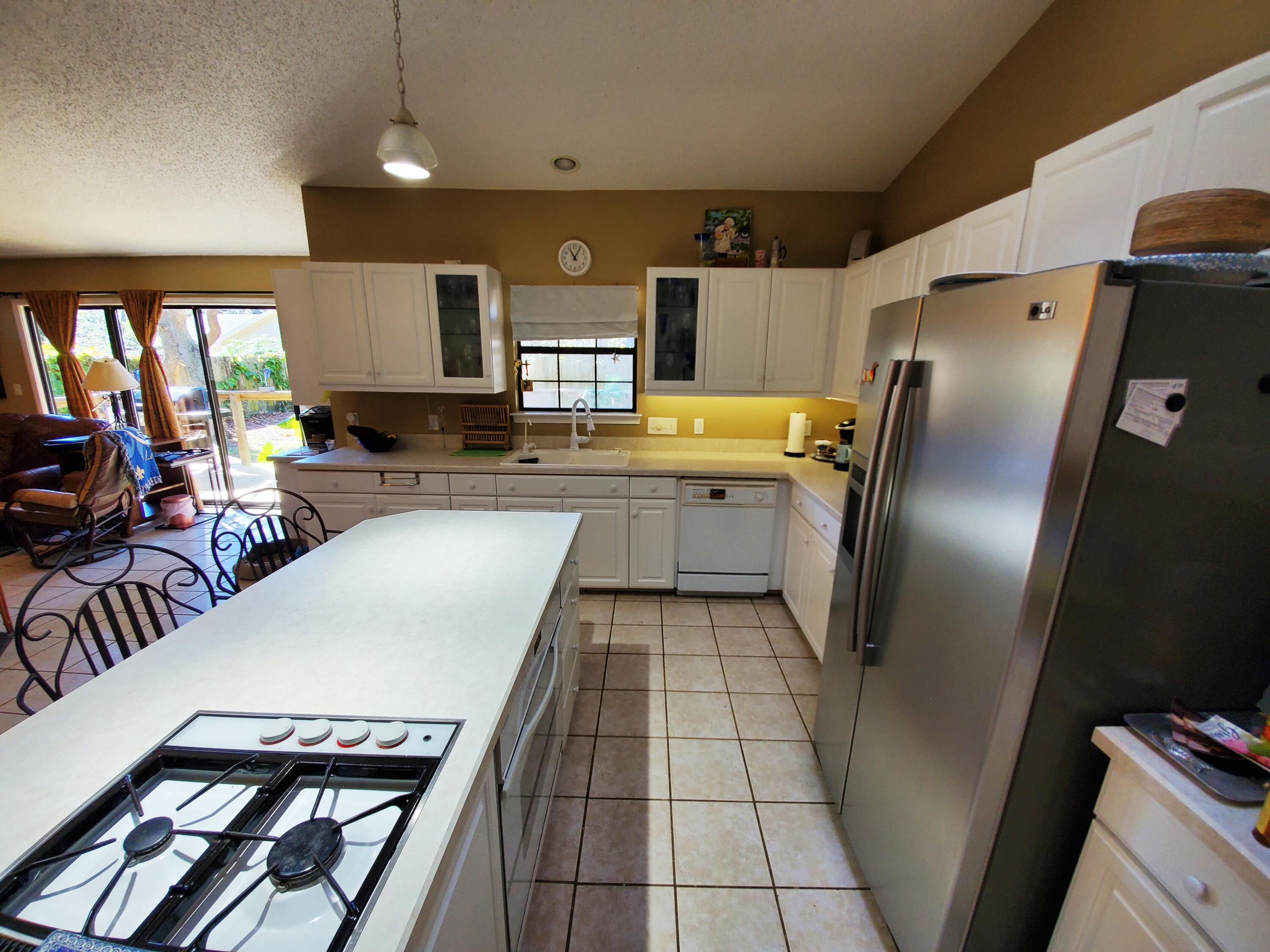 BAYVIEW MANOR 1ST ADDN - Residential