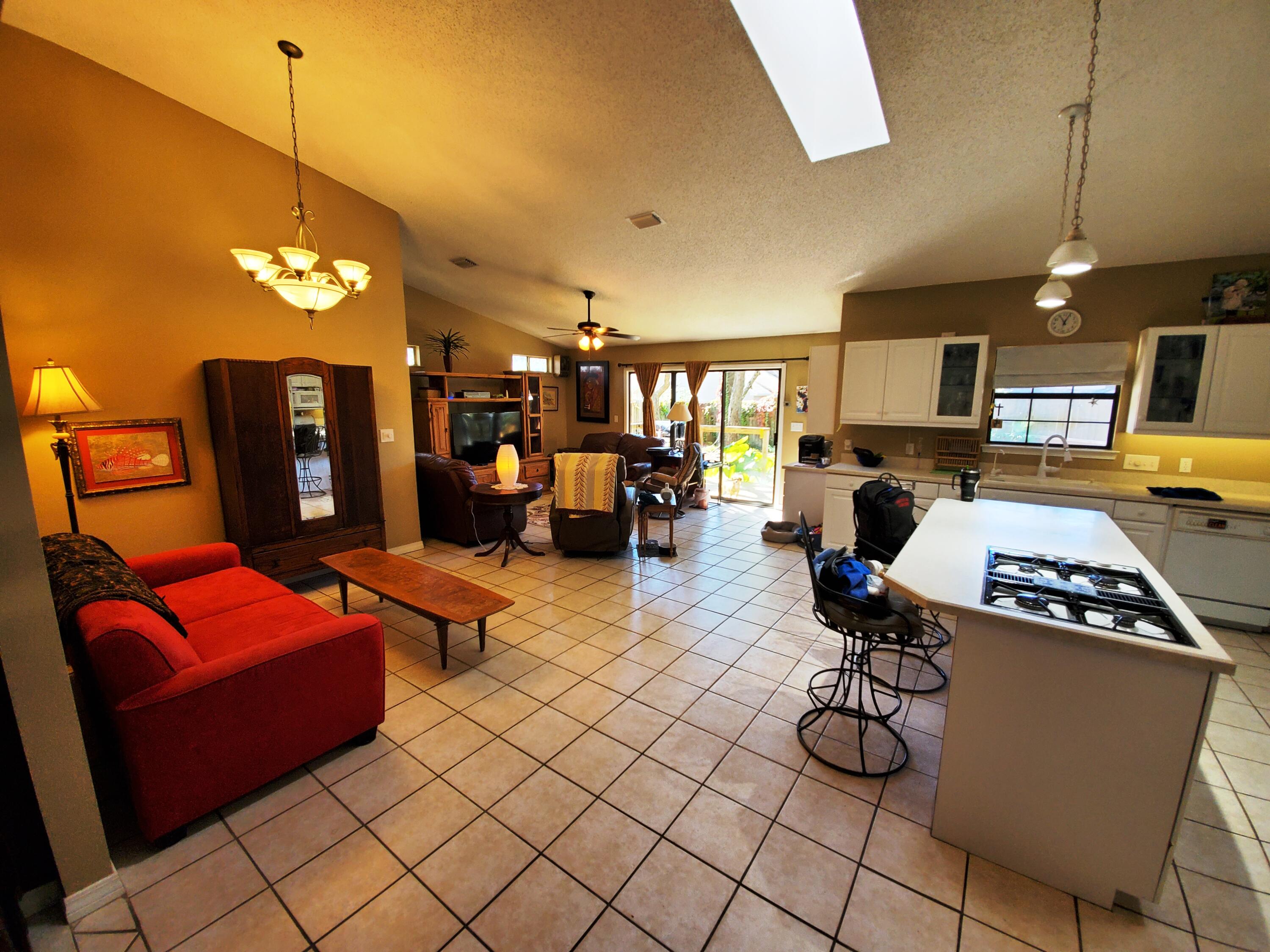 BAYVIEW MANOR 1ST ADDN - Residential