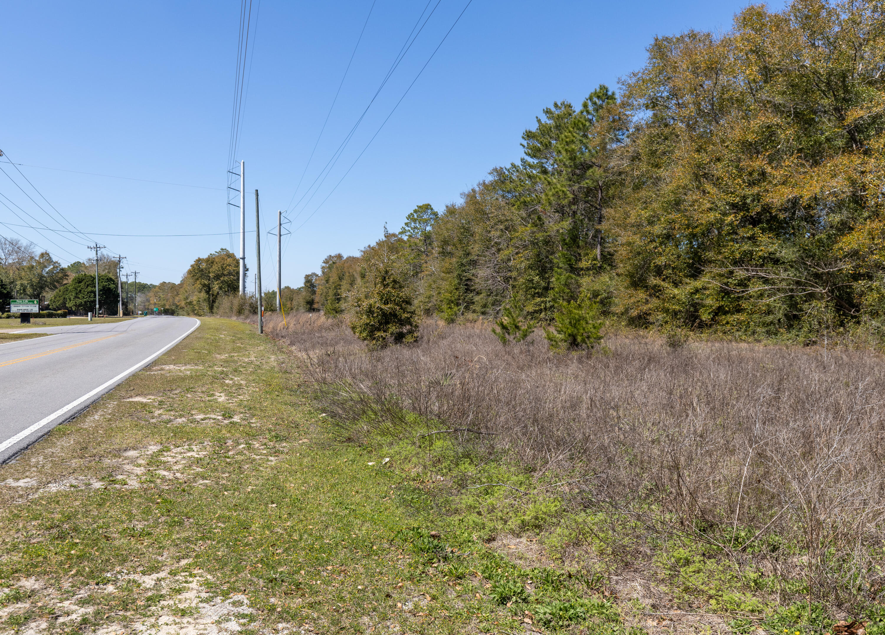 NO RECORDED SUBDIVISION - Land