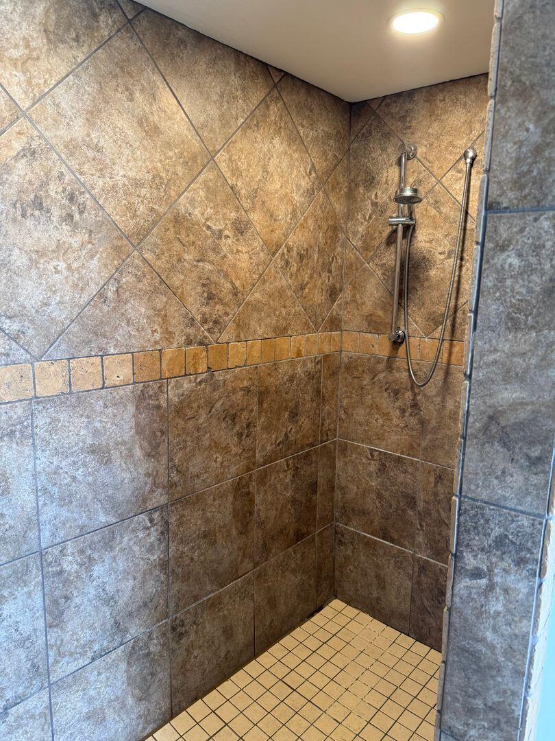 BROOKE ESTATES PH III - Residential Lease