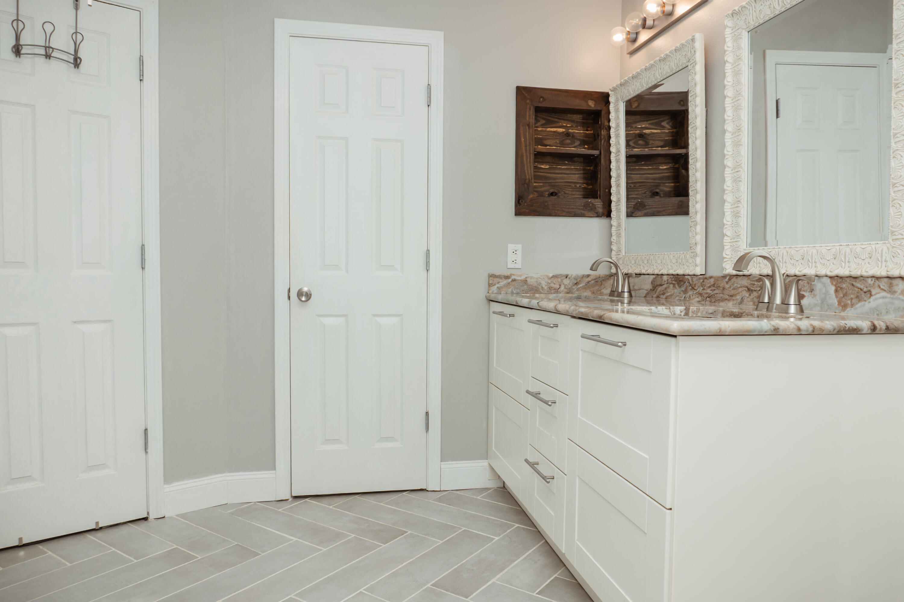 CHEROKEE BEND S/D PH 2 - Residential Lease