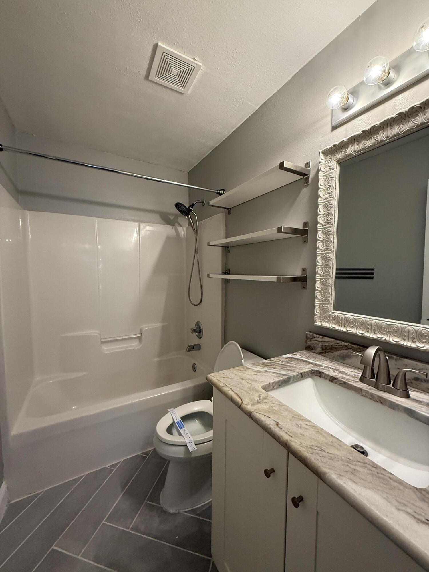 CHEROKEE BEND S/D PH 2 - Residential Lease