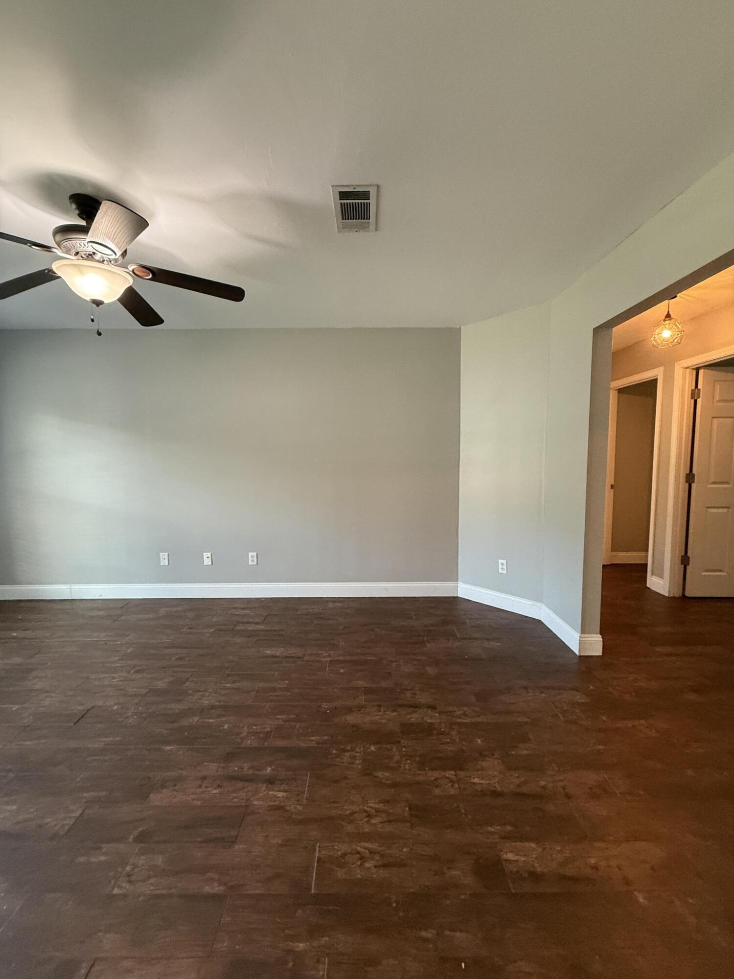 CHEROKEE BEND S/D PH 2 - Residential Lease