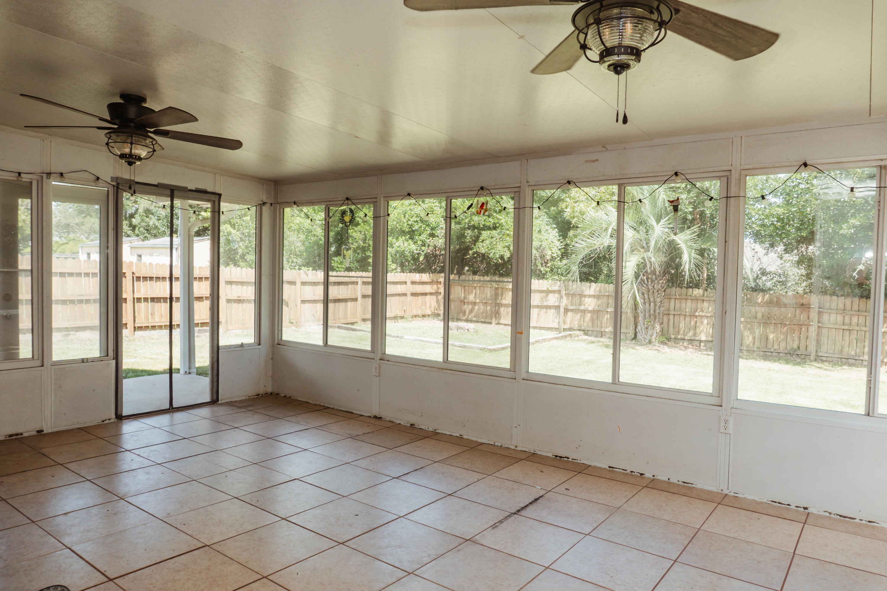 CHEROKEE BEND S/D PH 2 - Residential Lease