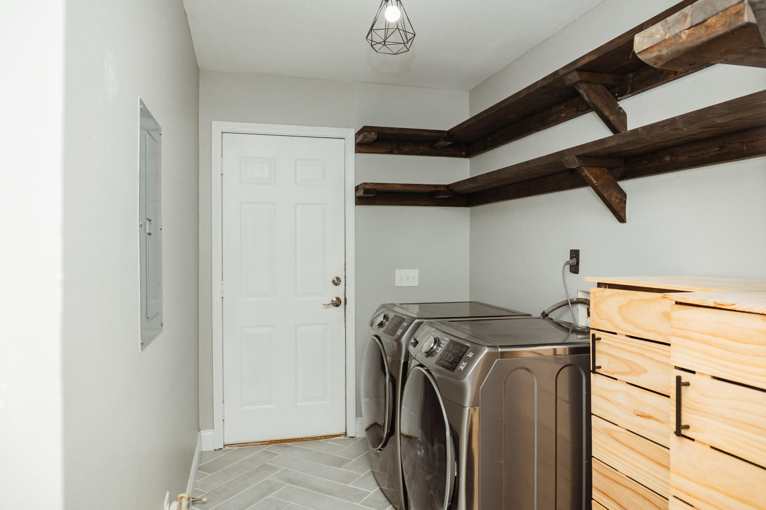 CHEROKEE BEND S/D PH 2 - Residential Lease