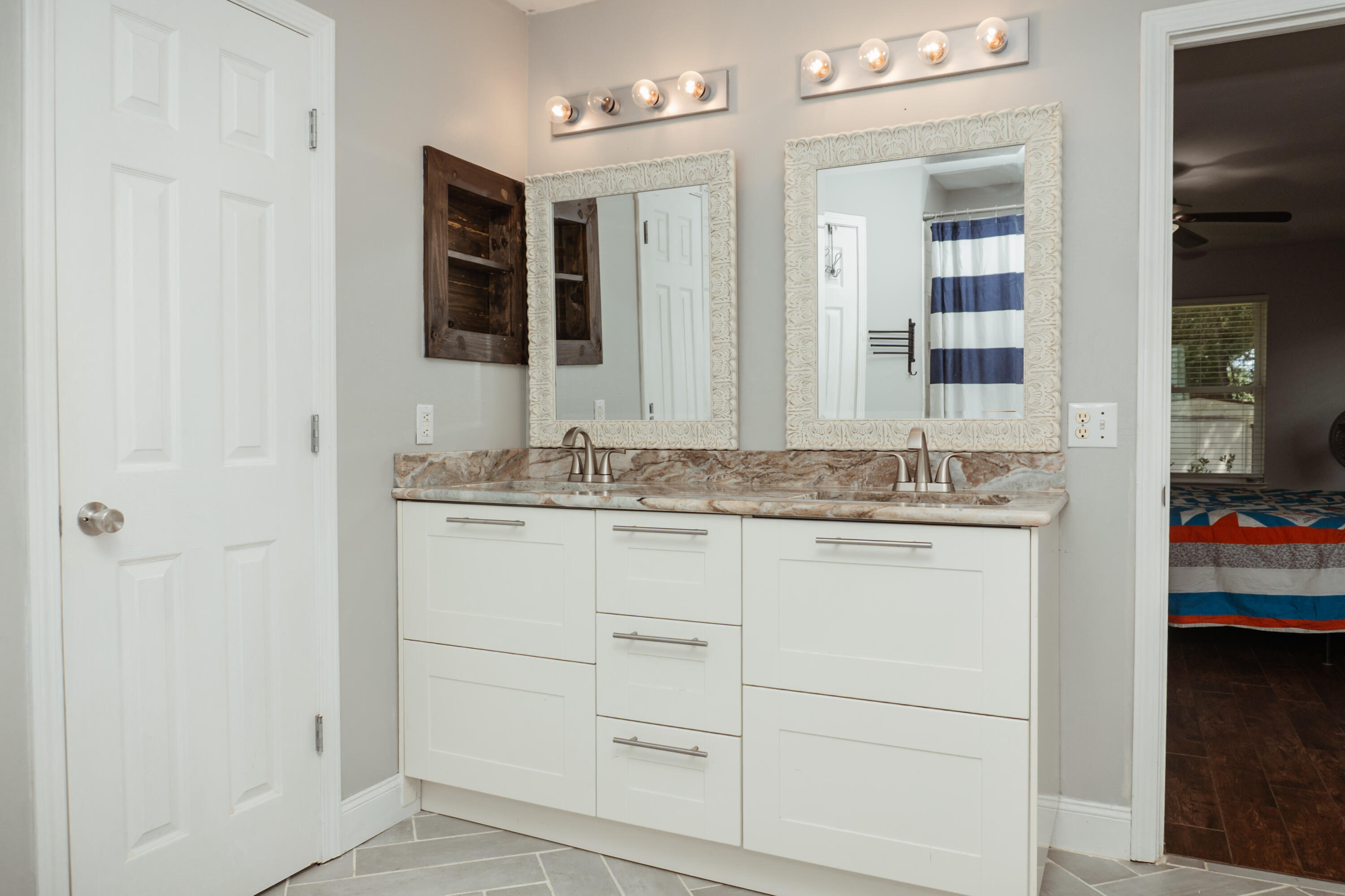 CHEROKEE BEND S/D PH 2 - Residential Lease