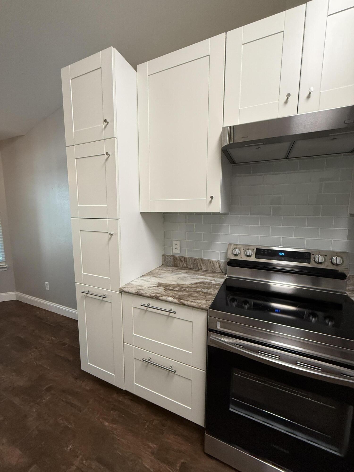 CHEROKEE BEND S/D PH 2 - Residential Lease