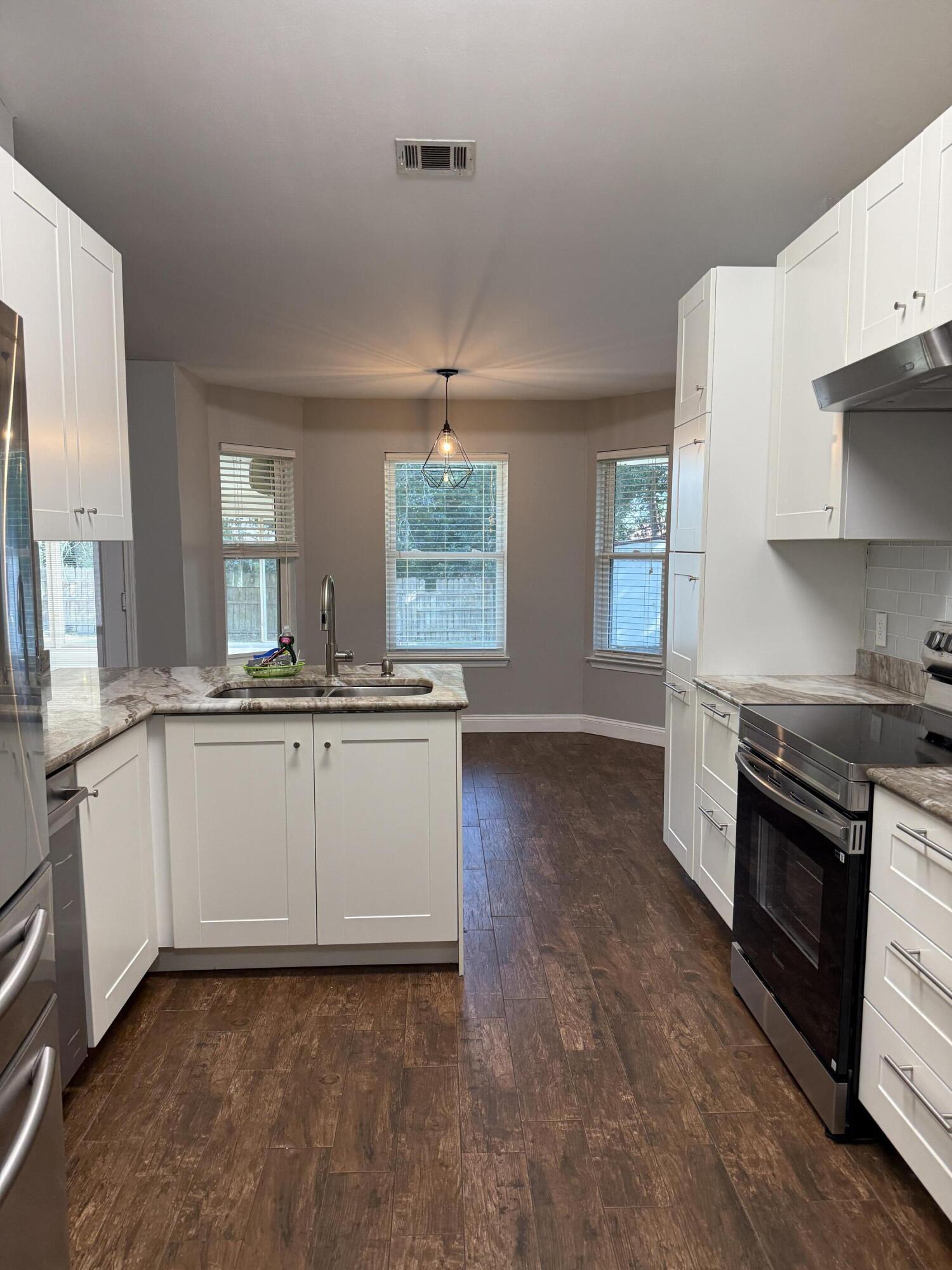 CHEROKEE BEND S/D PH 2 - Residential Lease