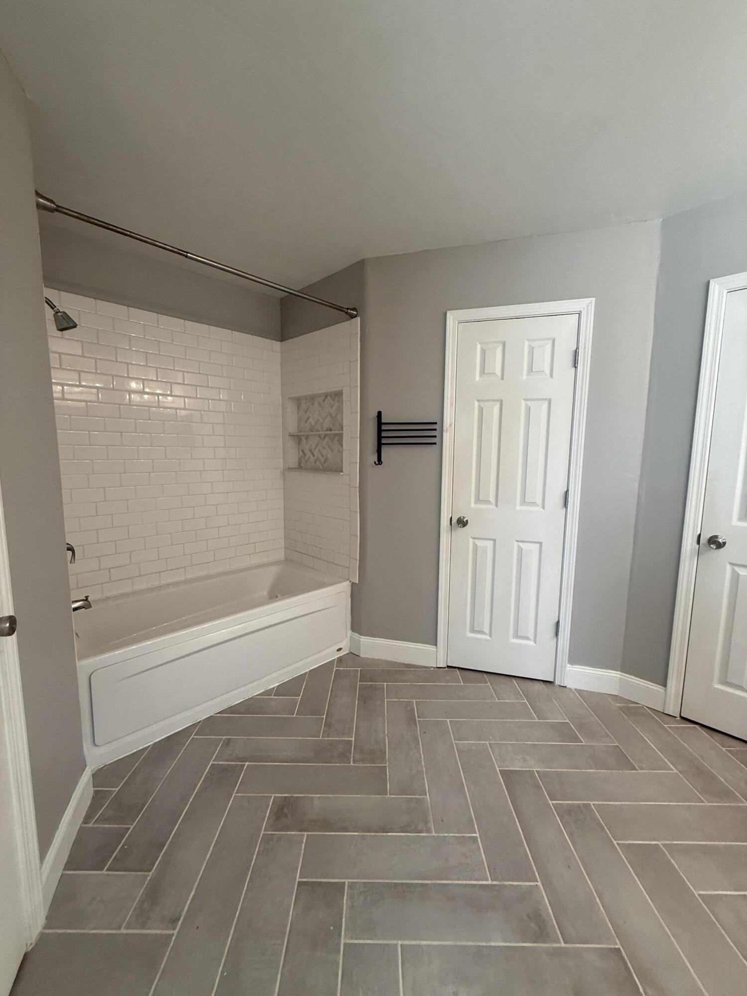 CHEROKEE BEND S/D PH 2 - Residential Lease