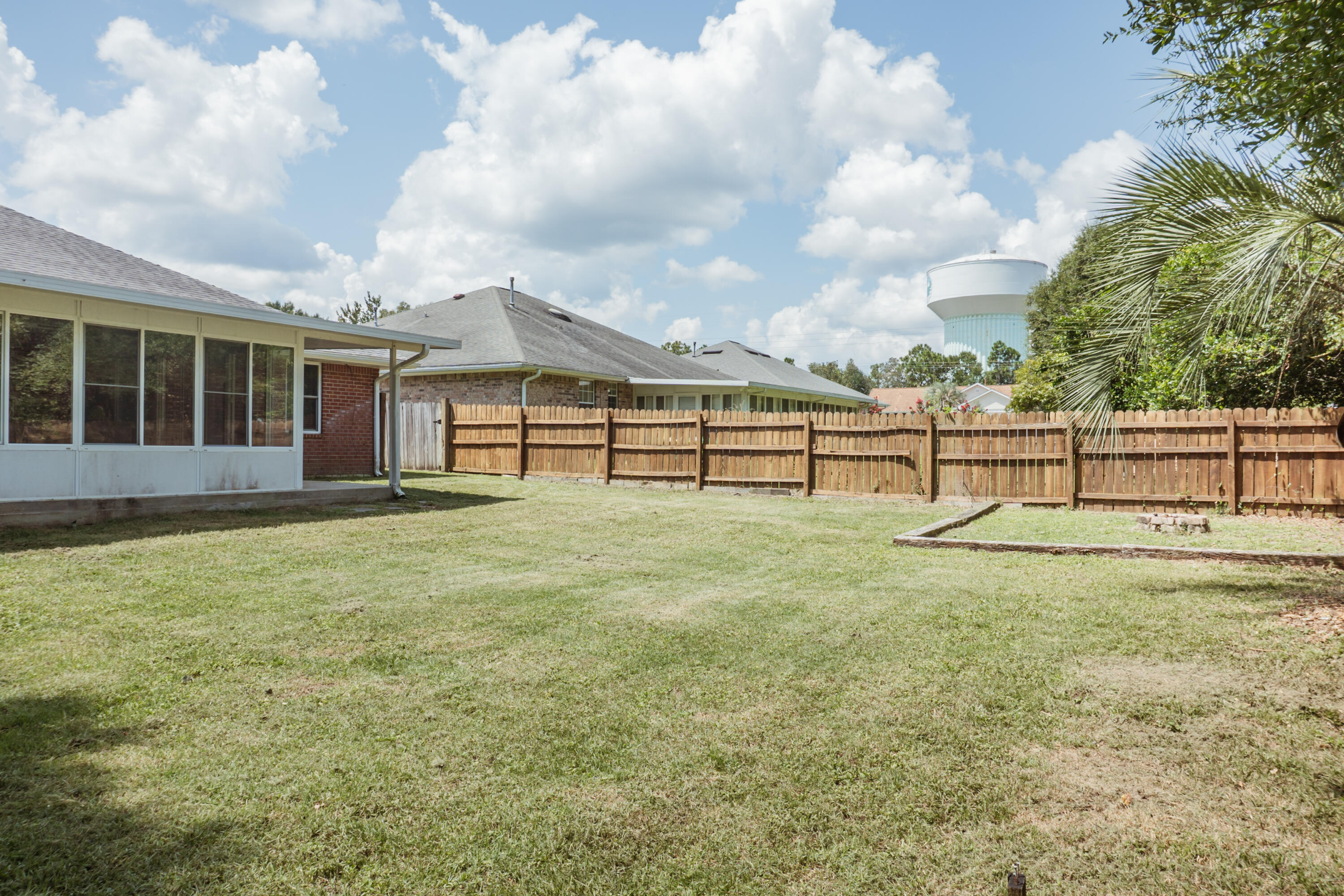 CHEROKEE BEND S/D PH 2 - Residential Lease