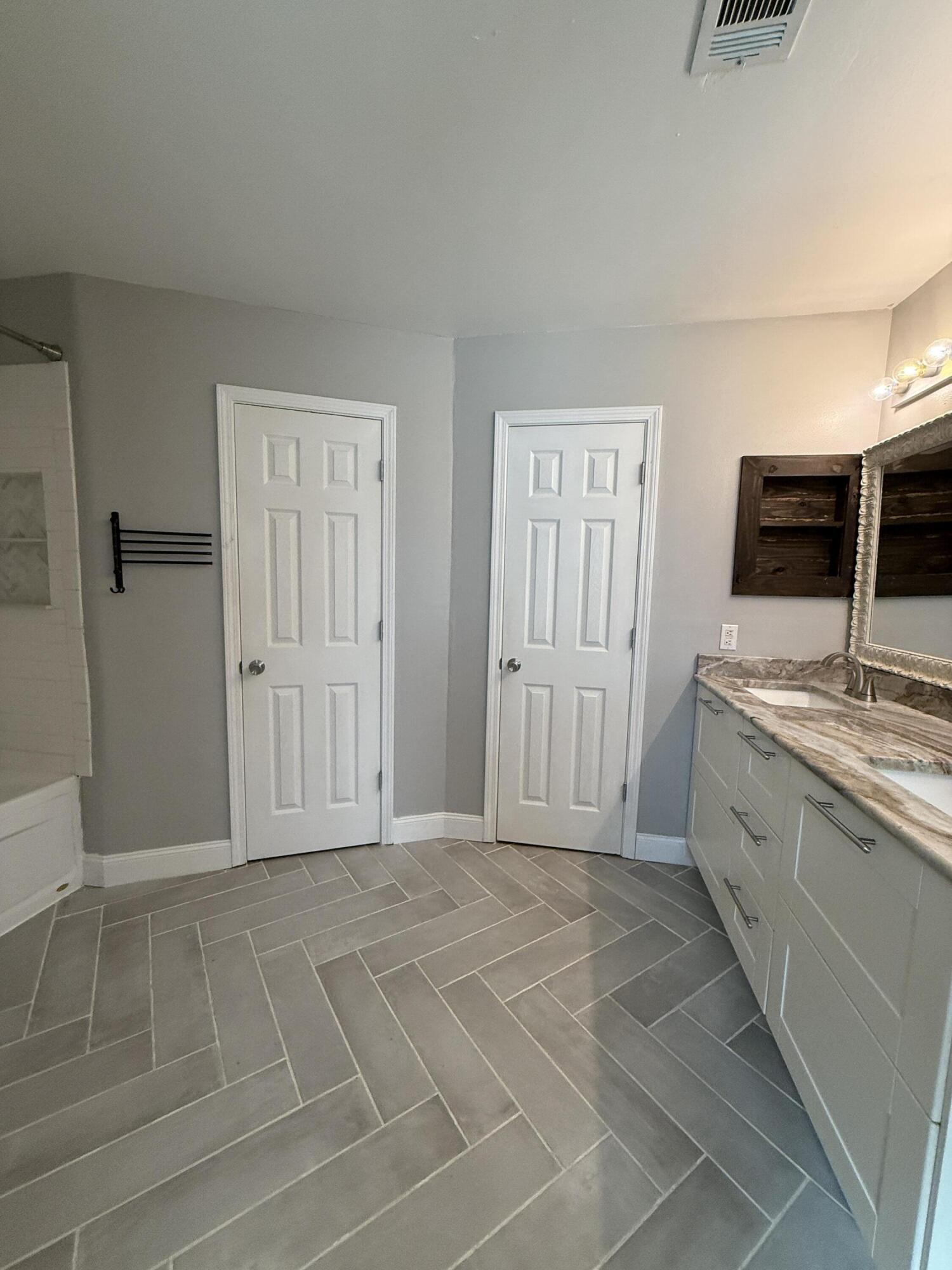 CHEROKEE BEND S/D PH 2 - Residential Lease