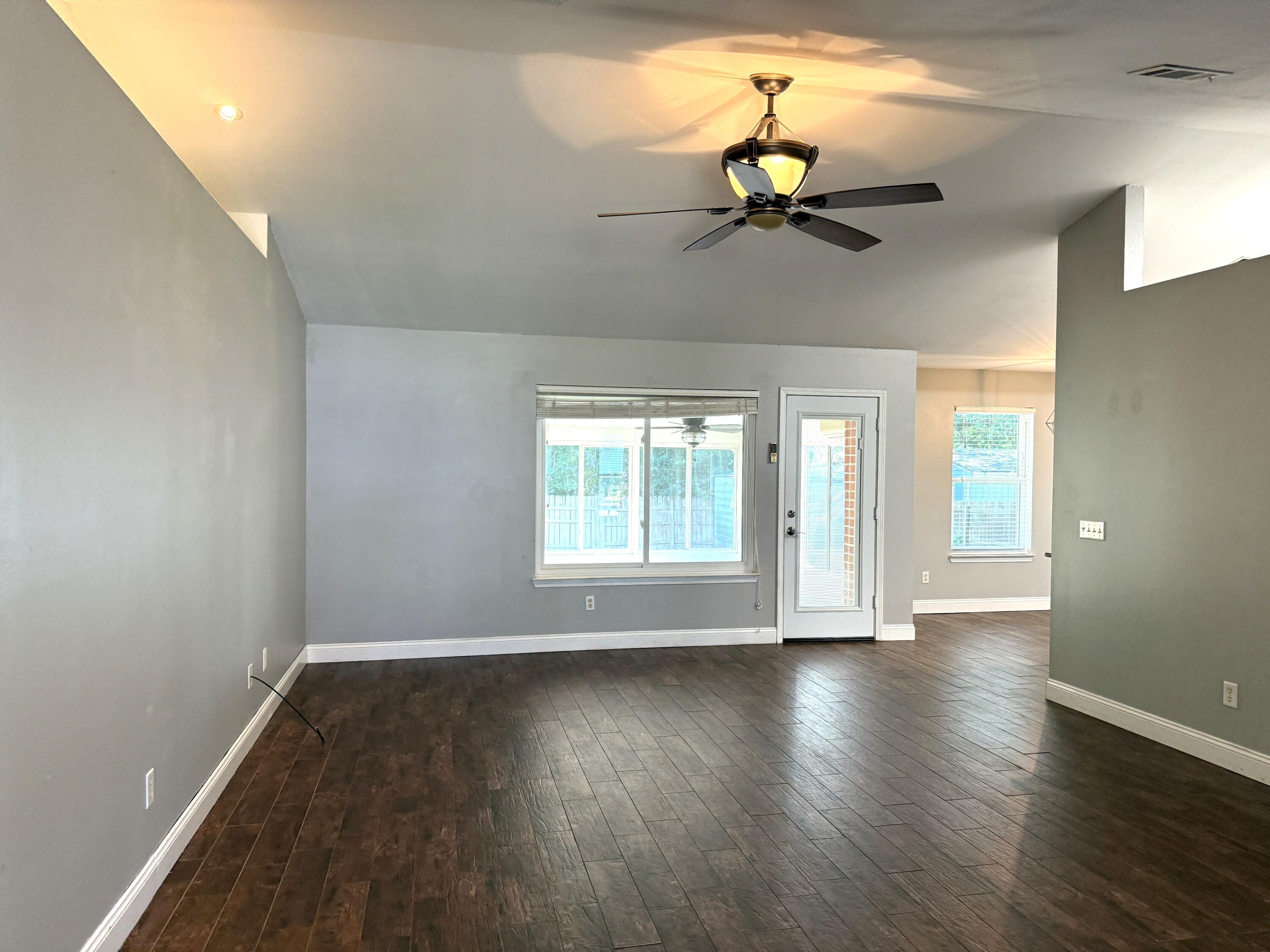 CHEROKEE BEND S/D PH 2 - Residential Lease