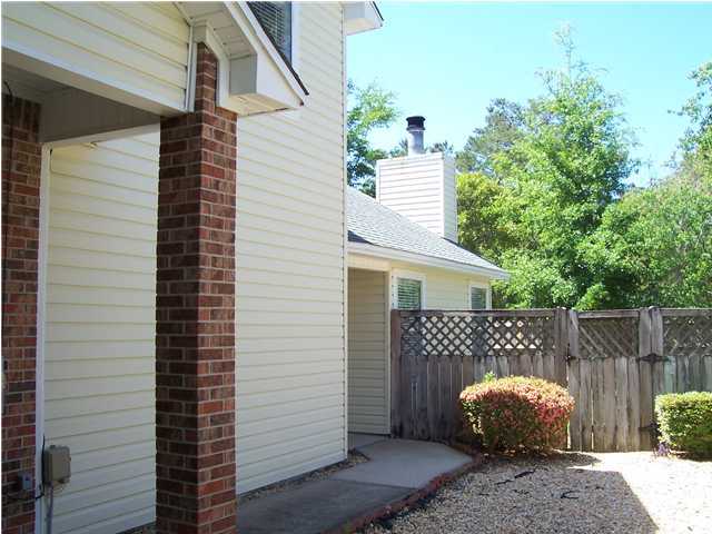 PARKWOOD CIRCLE - Residential Lease