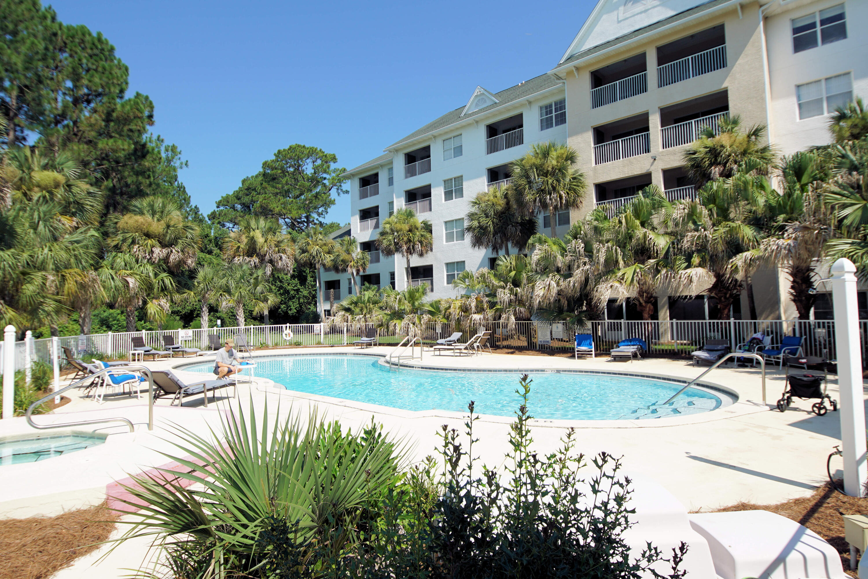 FLORIDA CLUB - Residential Lease