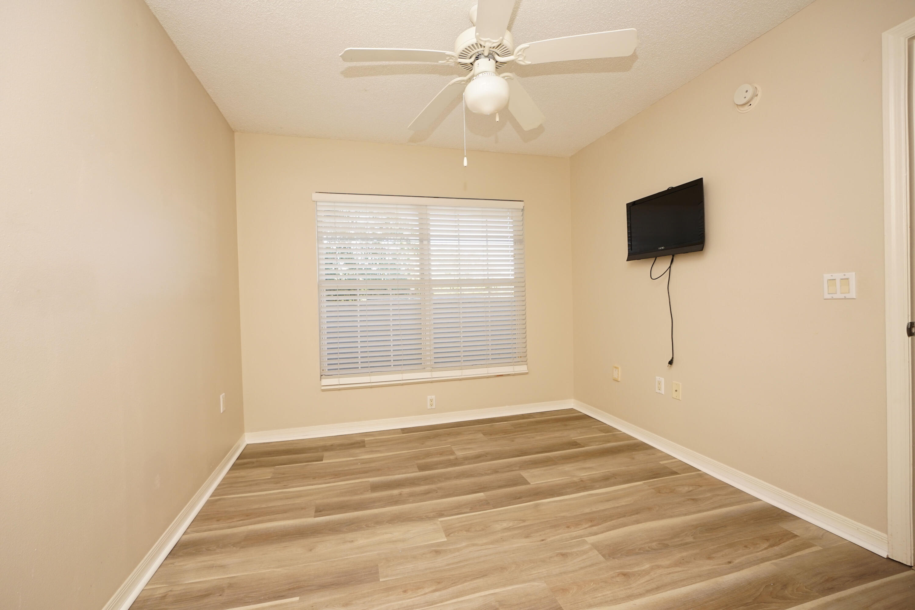 FLORIDA CLUB - Residential Lease