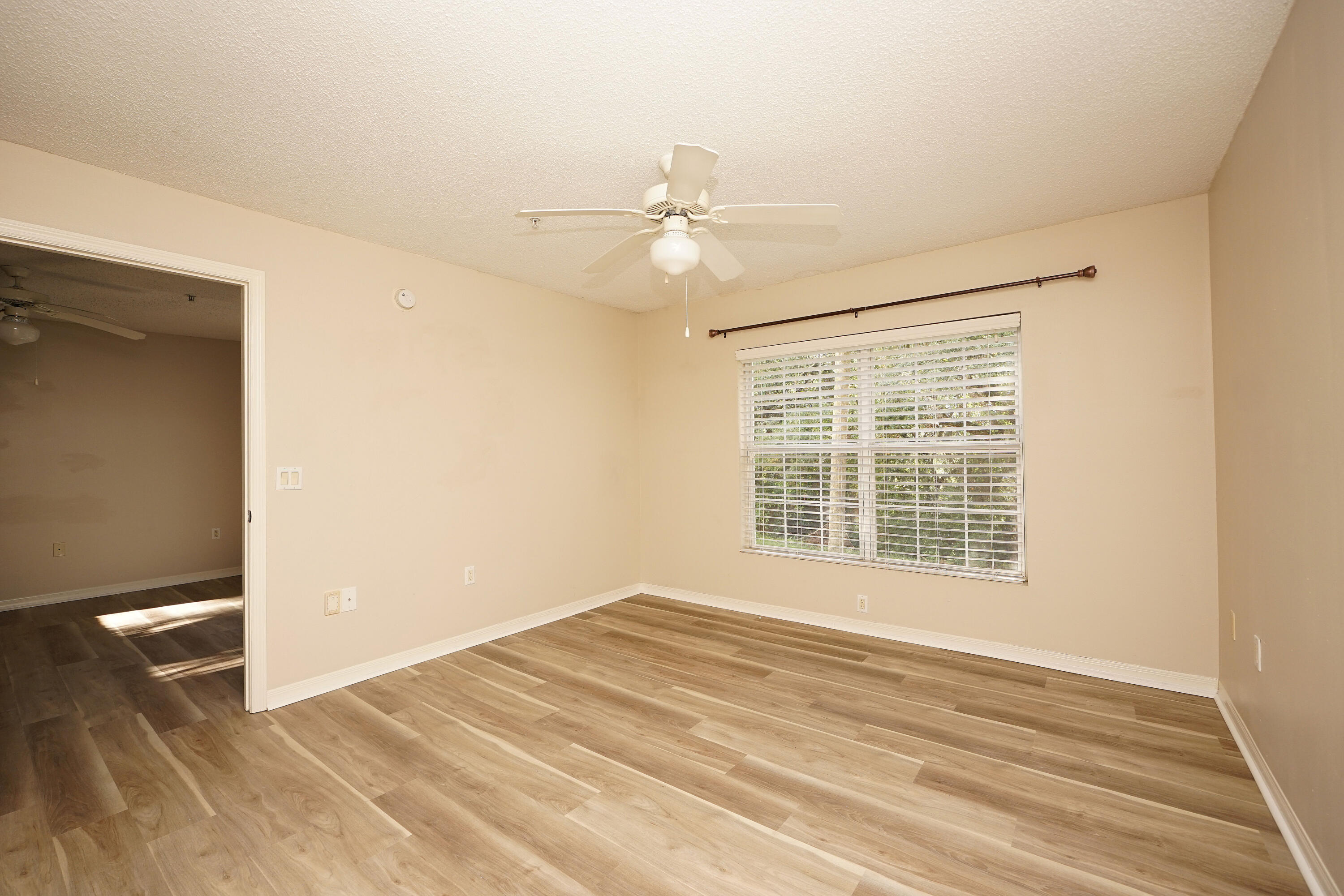FLORIDA CLUB - Residential Lease