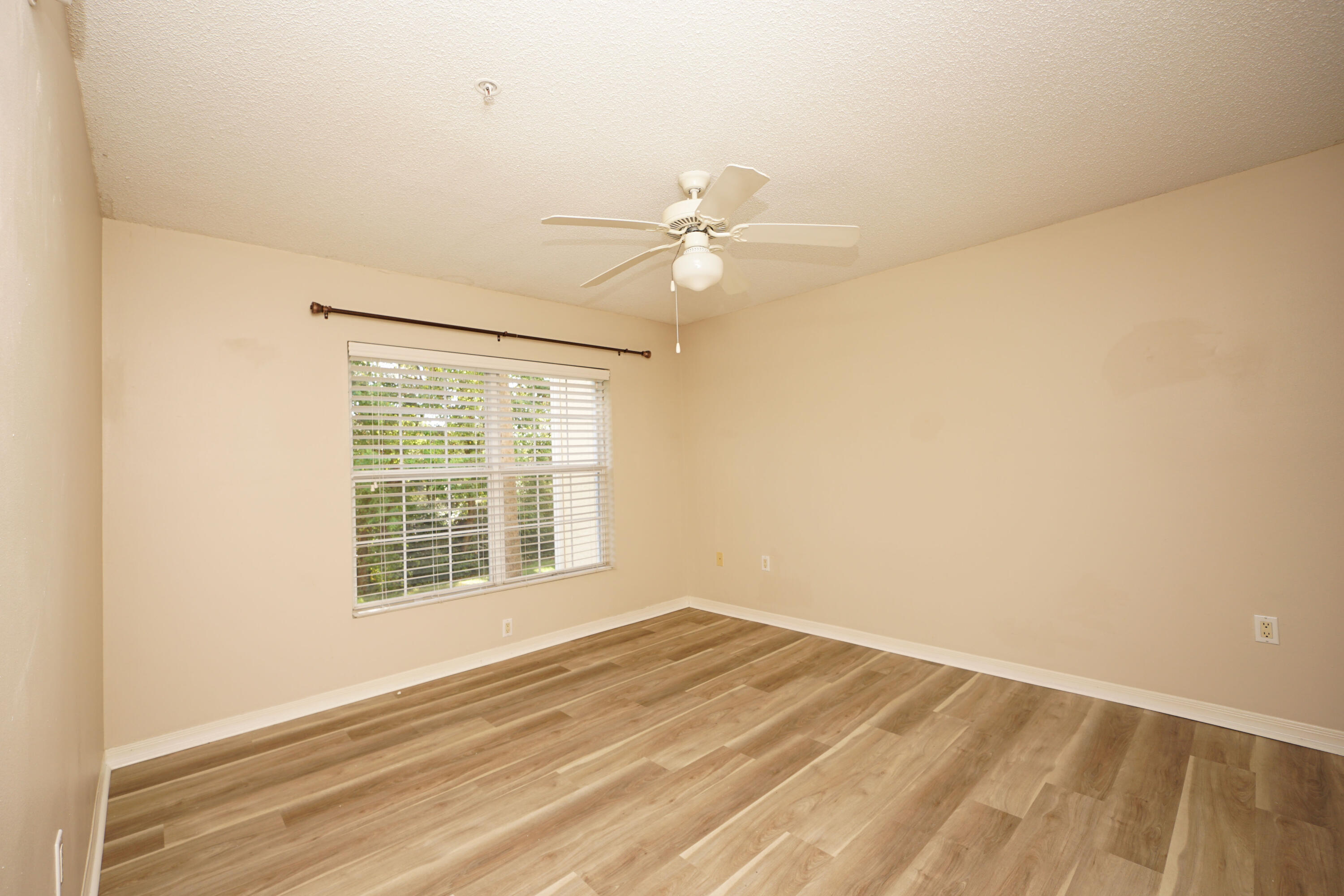 FLORIDA CLUB - Residential Lease