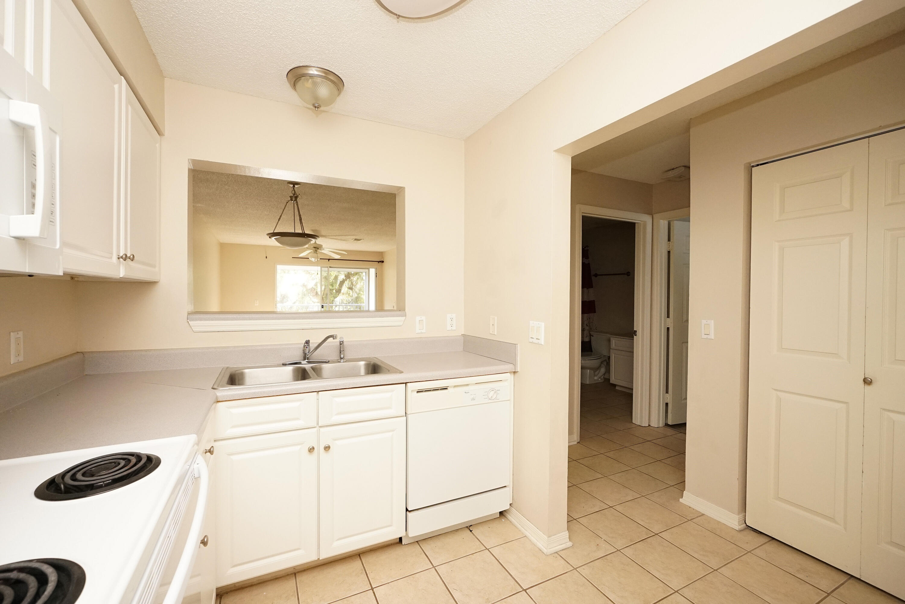 FLORIDA CLUB - Residential Lease
