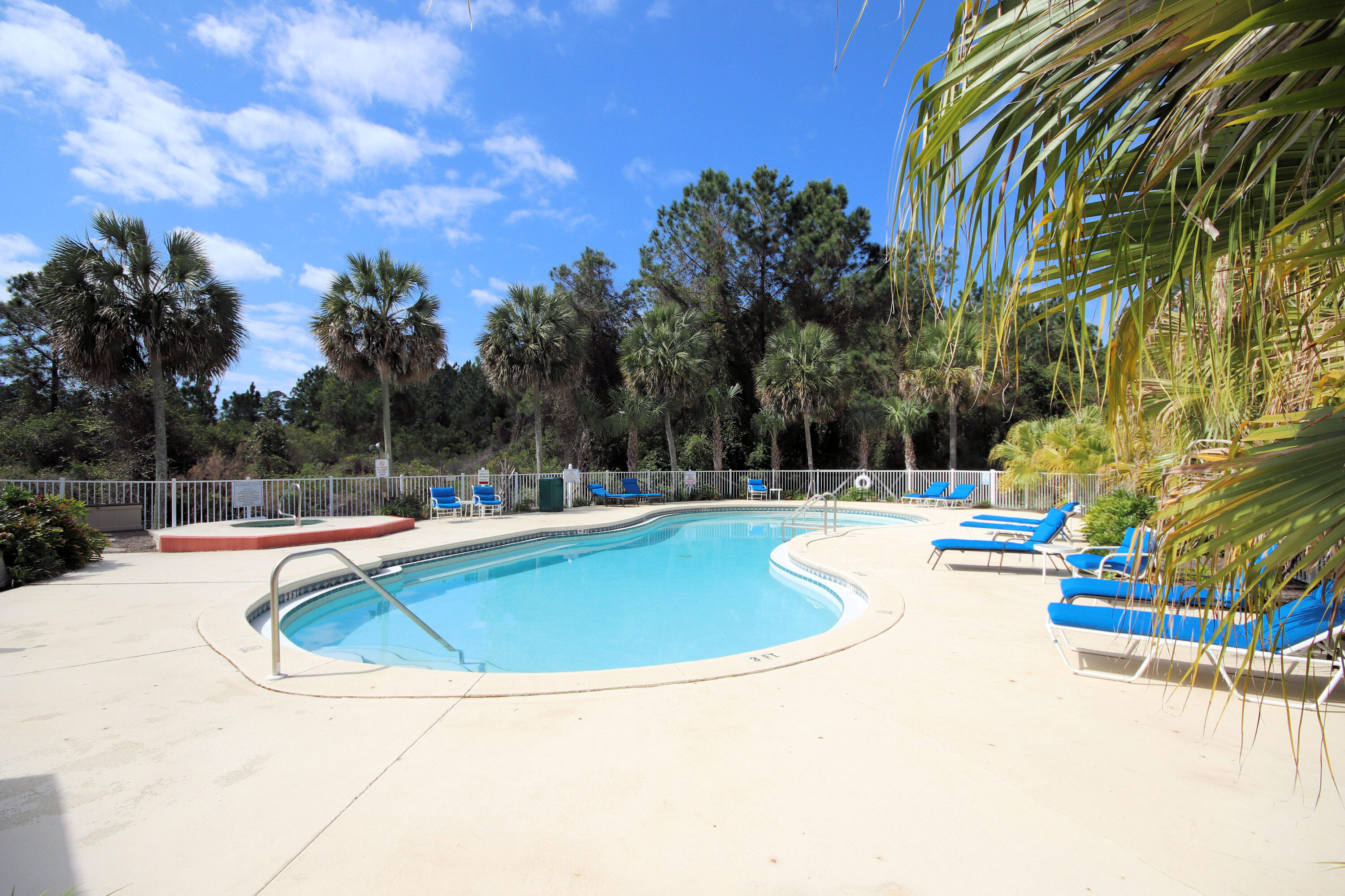 FLORIDA CLUB - Residential Lease