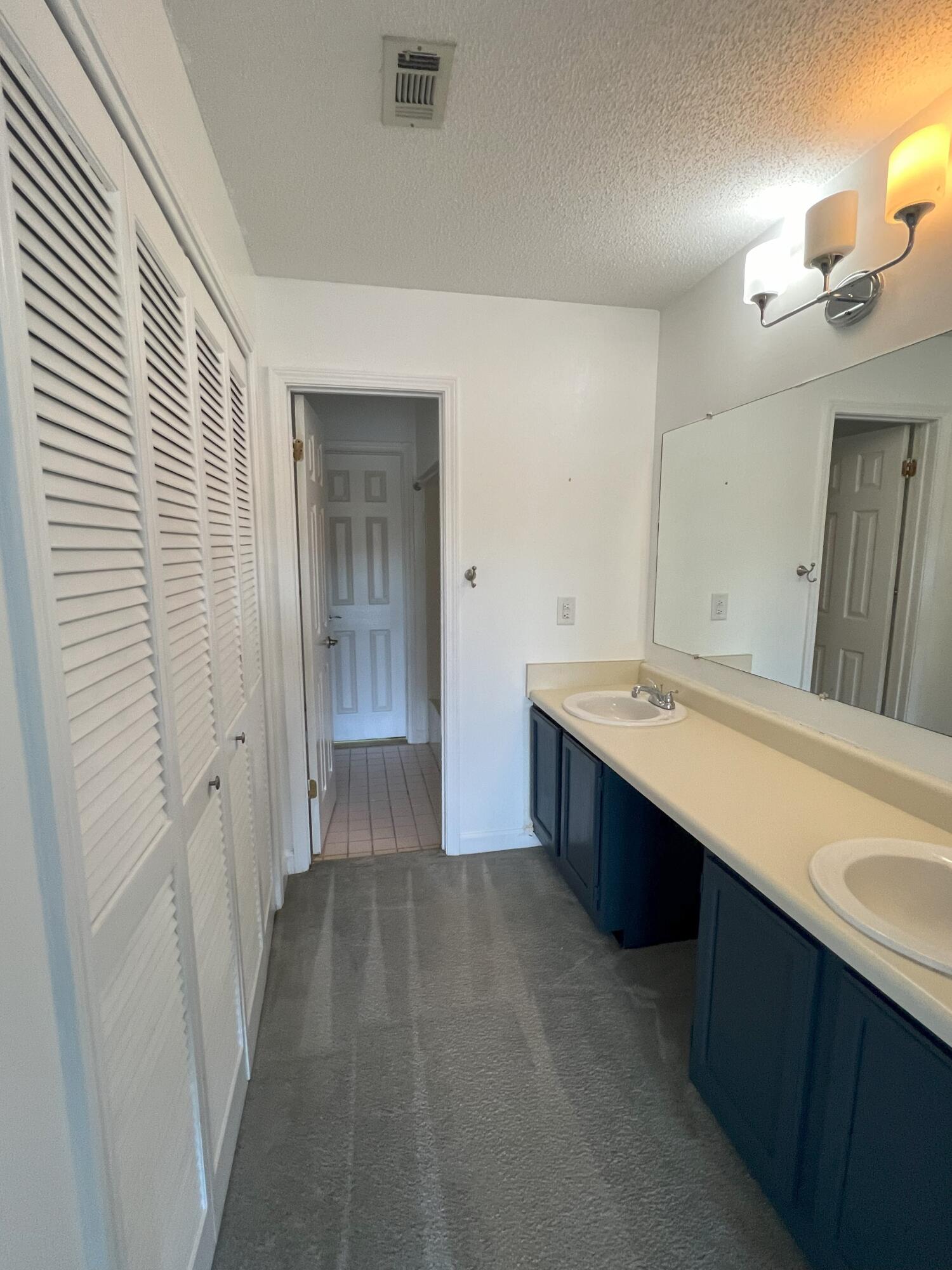 LAKESIDE VILLAGE - Residential Lease