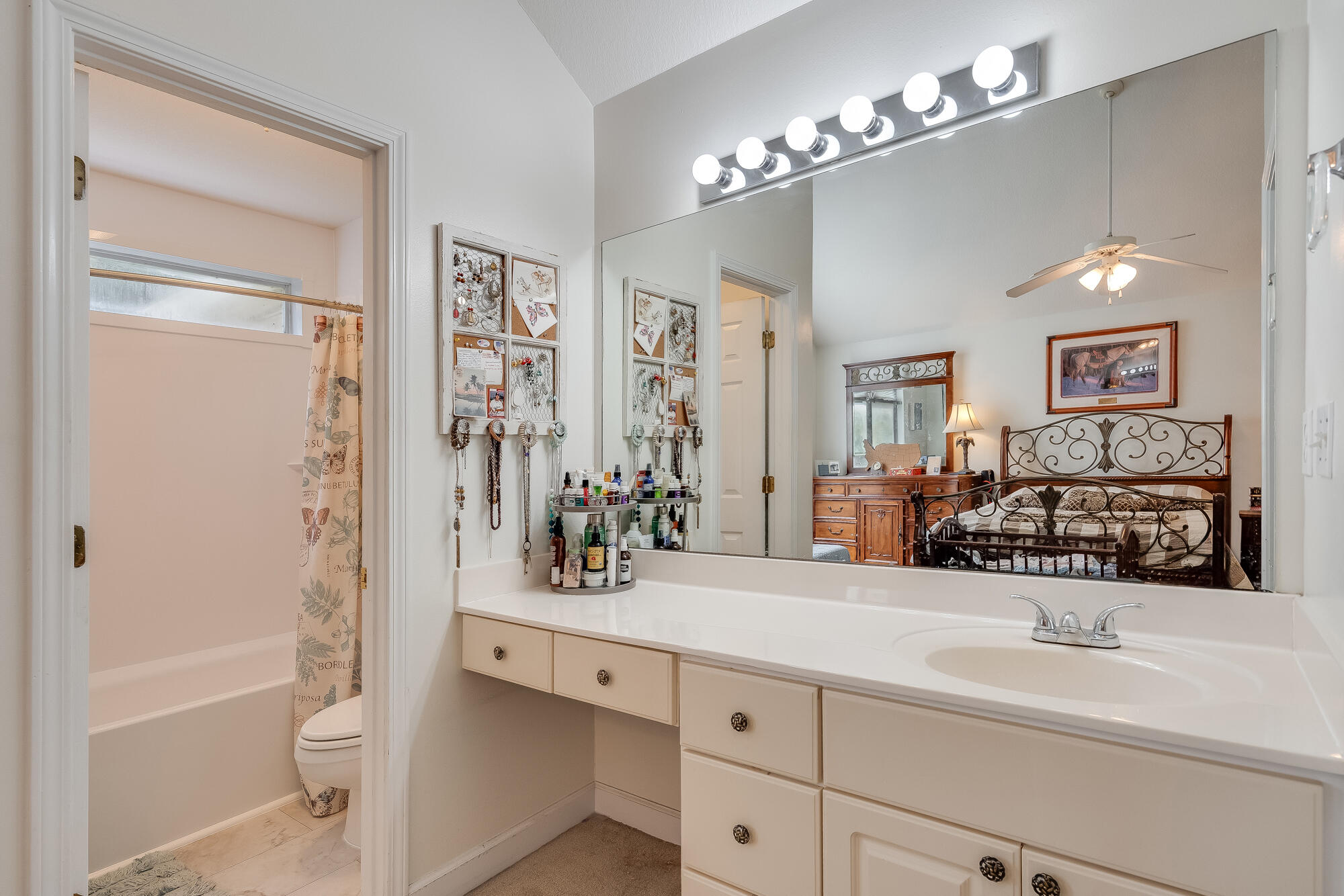 PELICAN PLACE T/H EAST - Residential