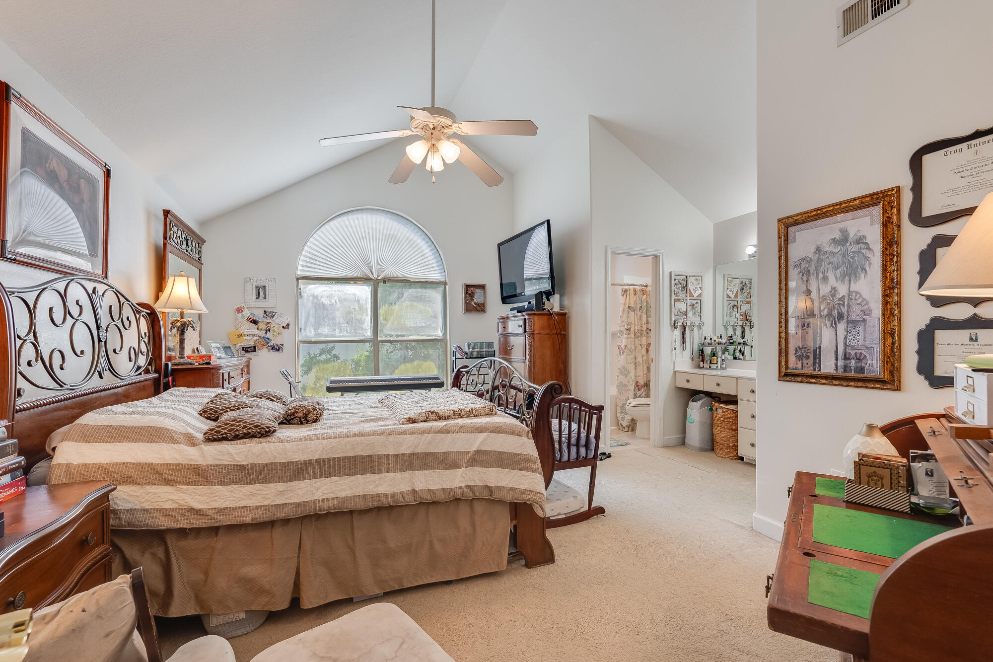 PELICAN PLACE T/H EAST - Residential