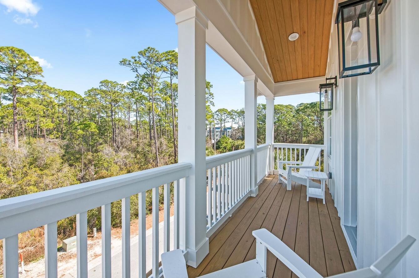 TREETOP - Residential