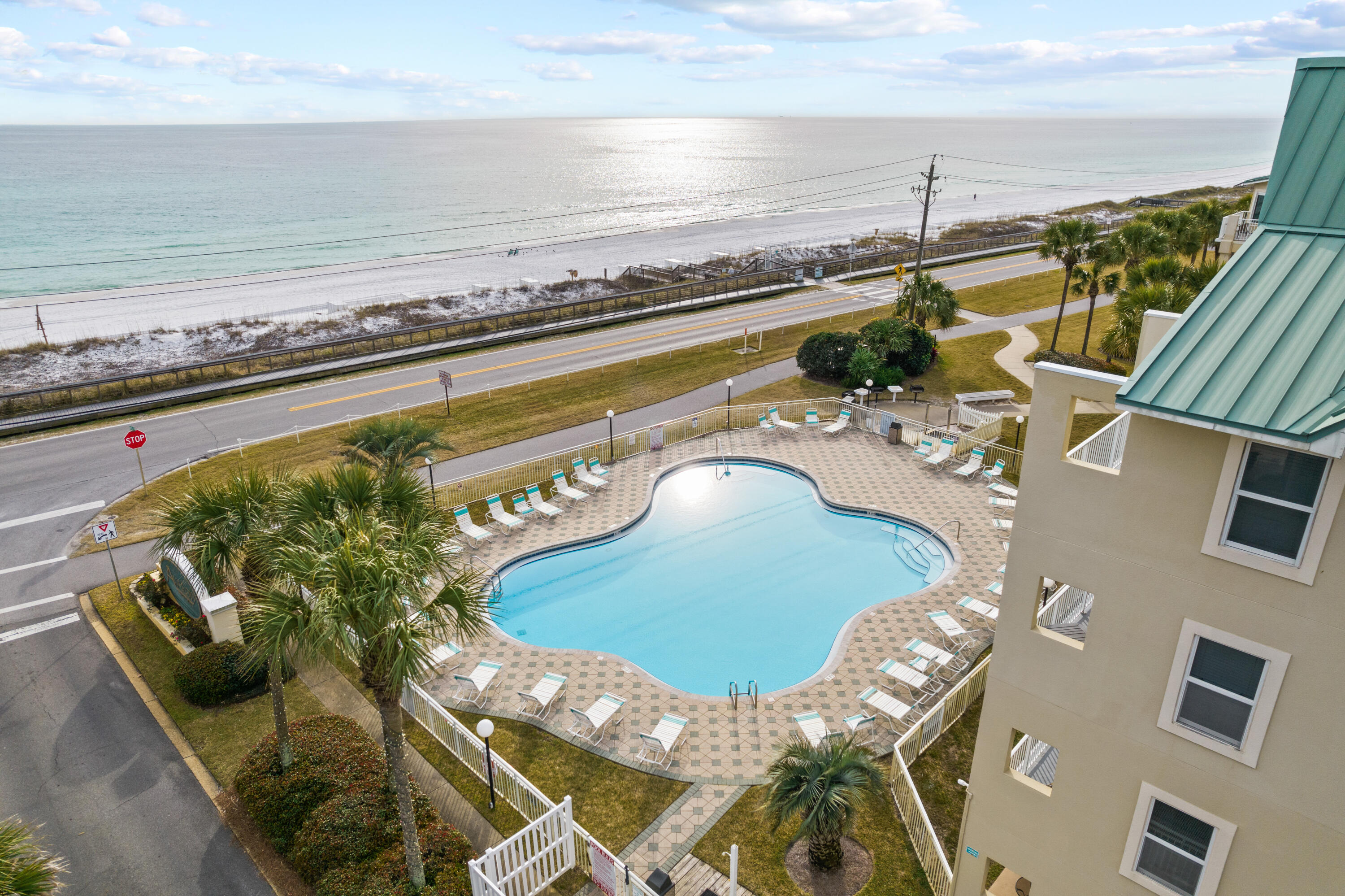 MARAVILLA CONDO 1 - Residential