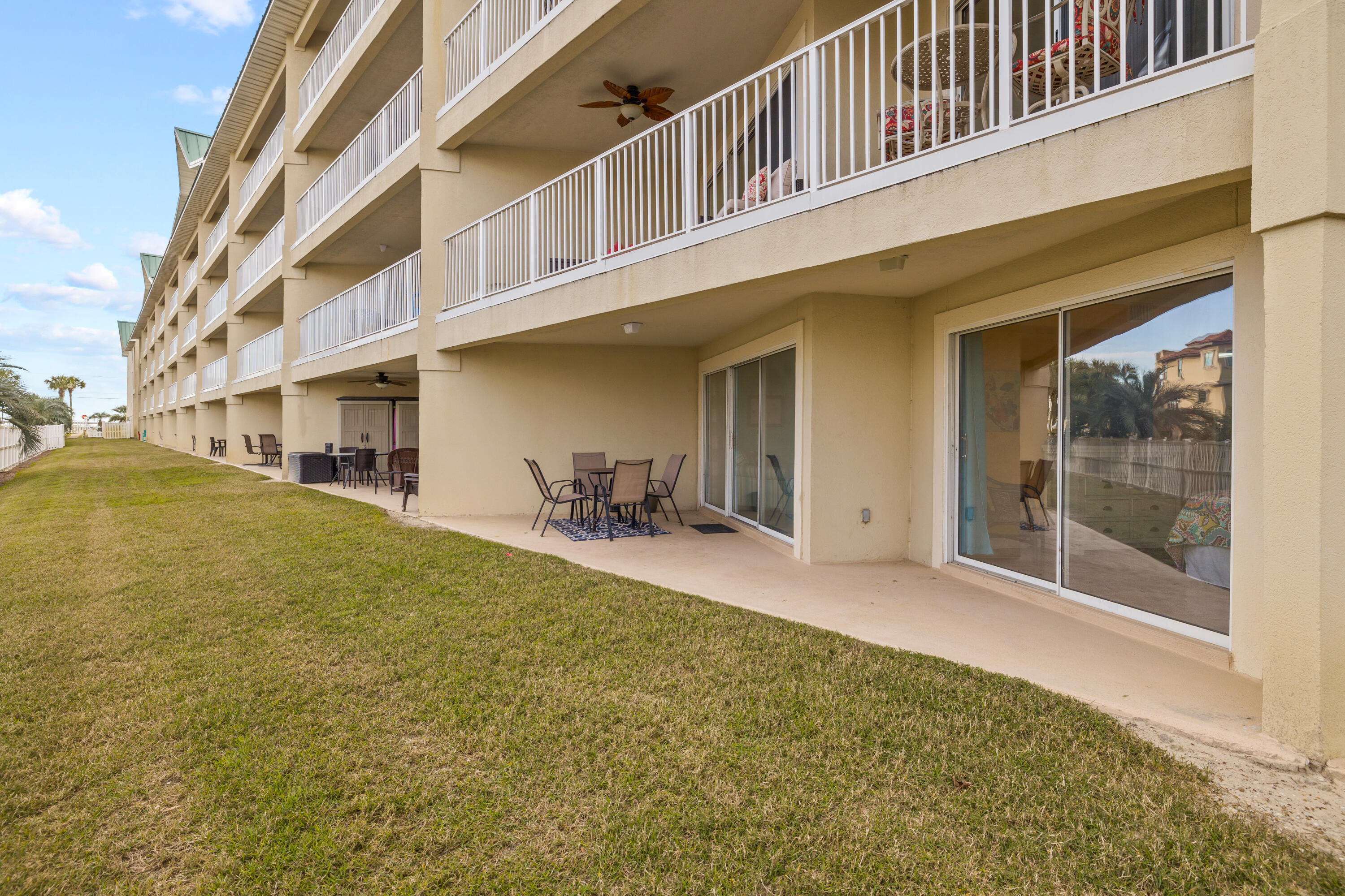 MARAVILLA CONDO 1 - Residential