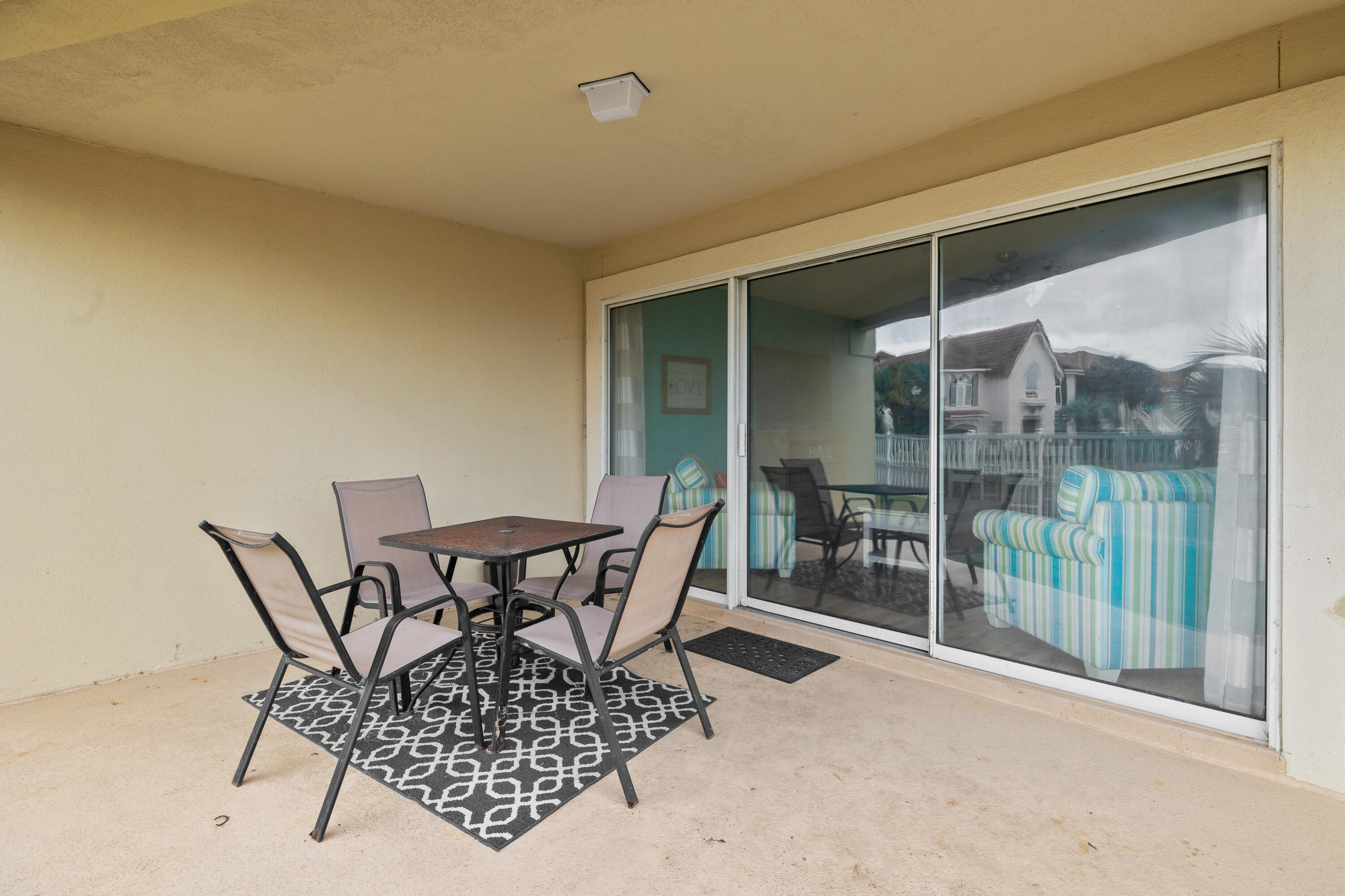 MARAVILLA CONDO 1 - Residential