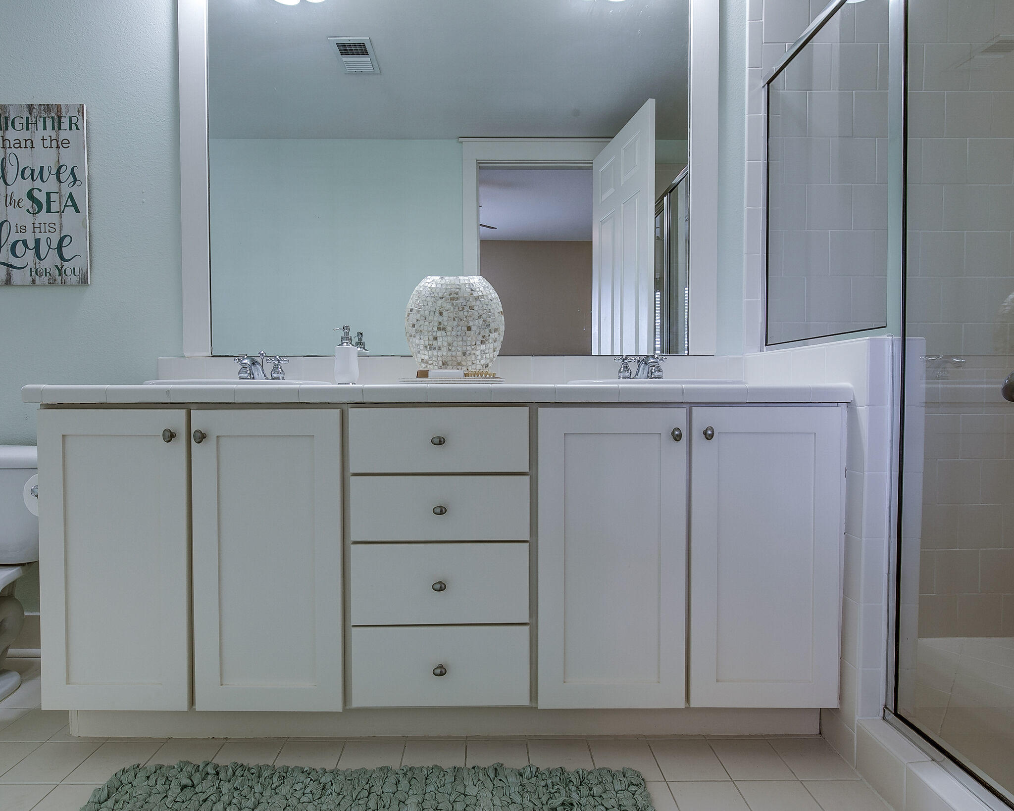 MAGNOLIA BAY - Residential